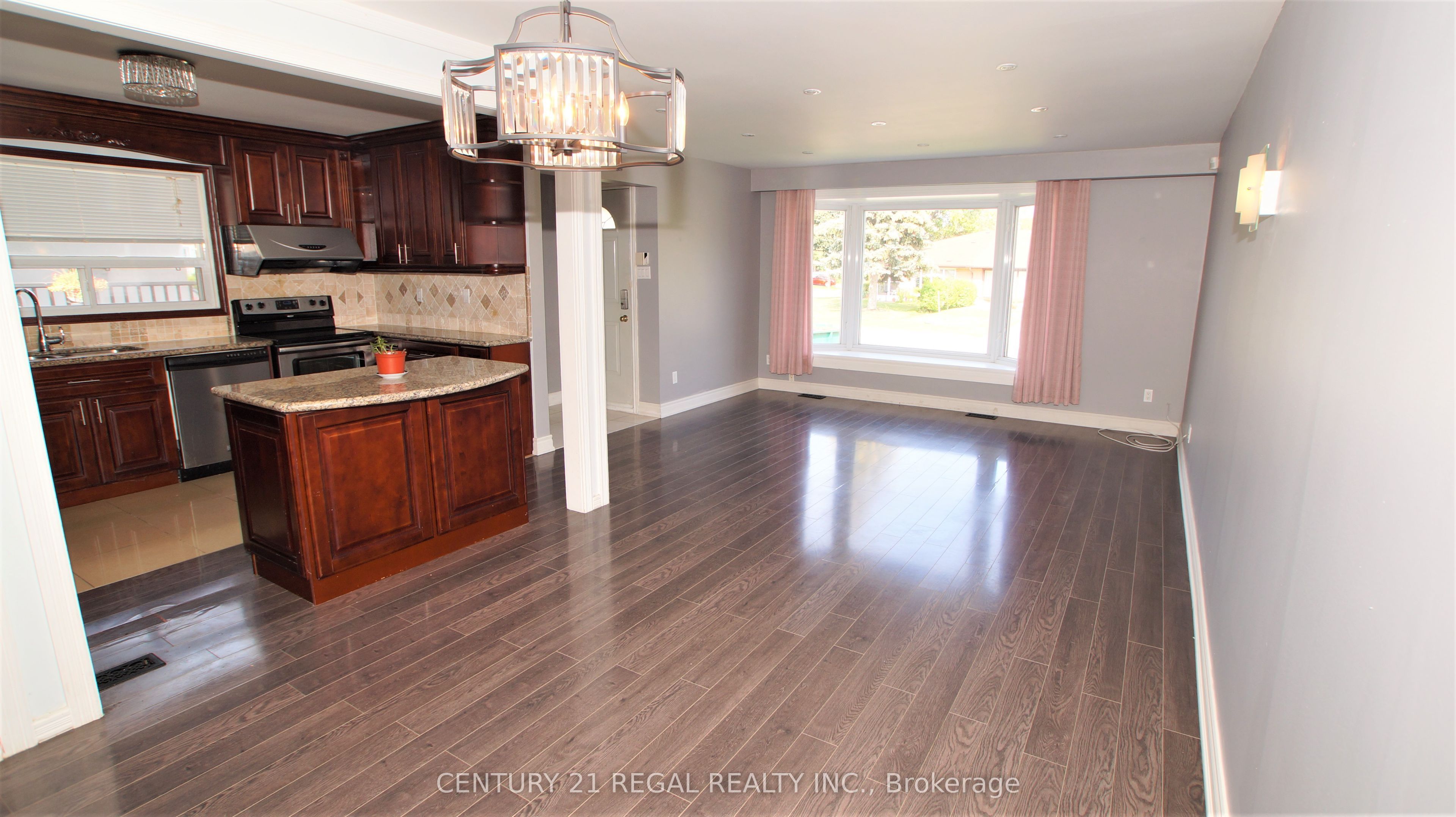 32 Niantic Crescent Main, Toronto, ON M3A 2H7 photo 4