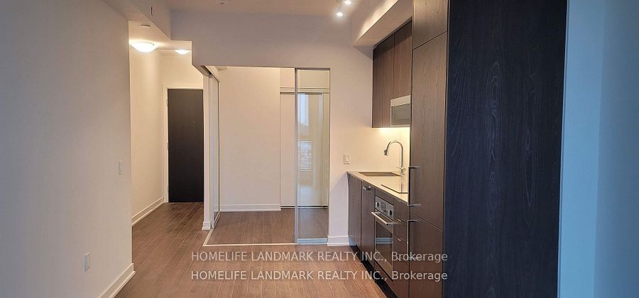 250 Lawrence Avenue W 622, Toronto, ON M5M 1B2