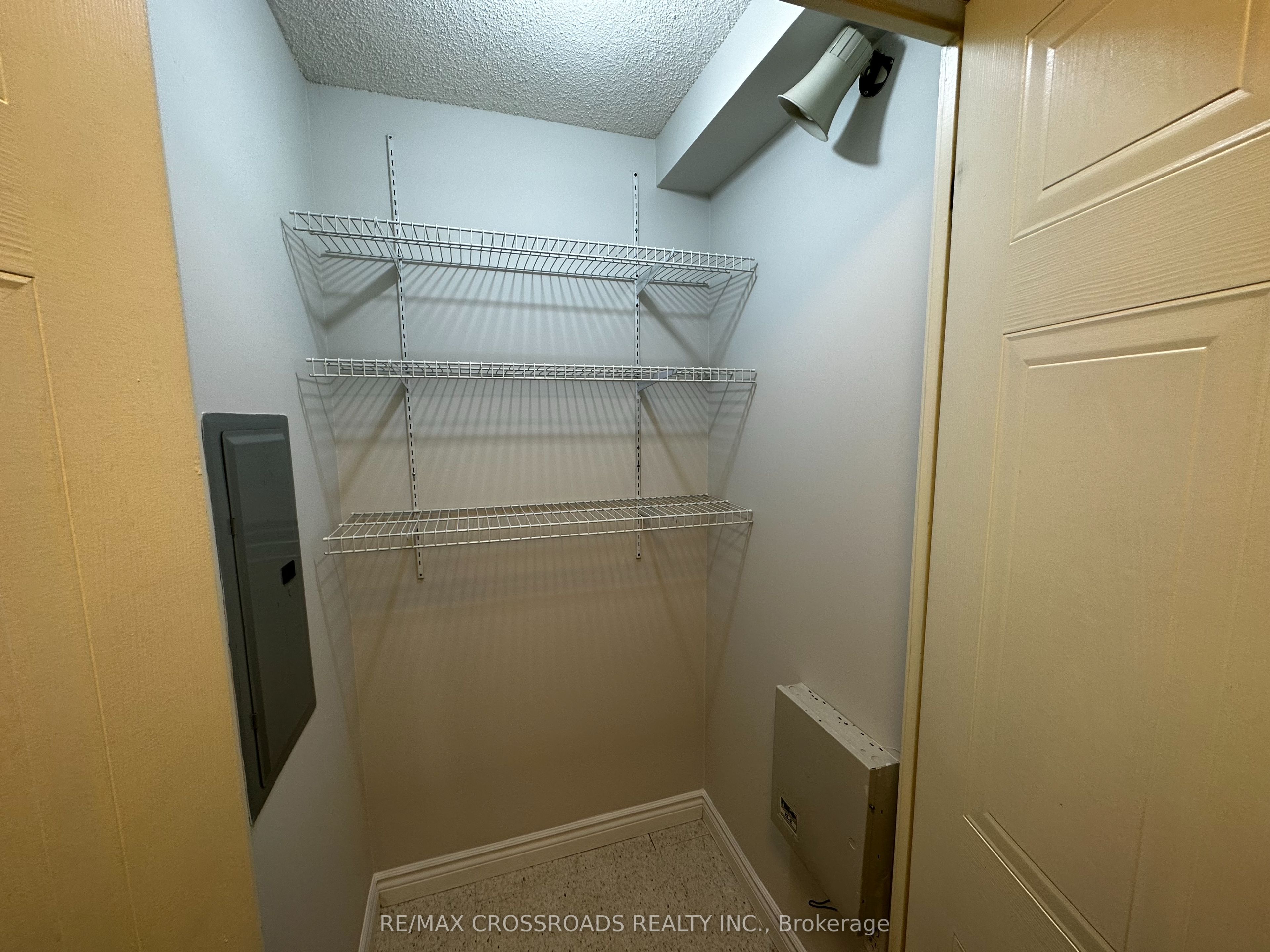 105 Victoria Street 1003, Toronto, ON M5C 3B4 photo 3