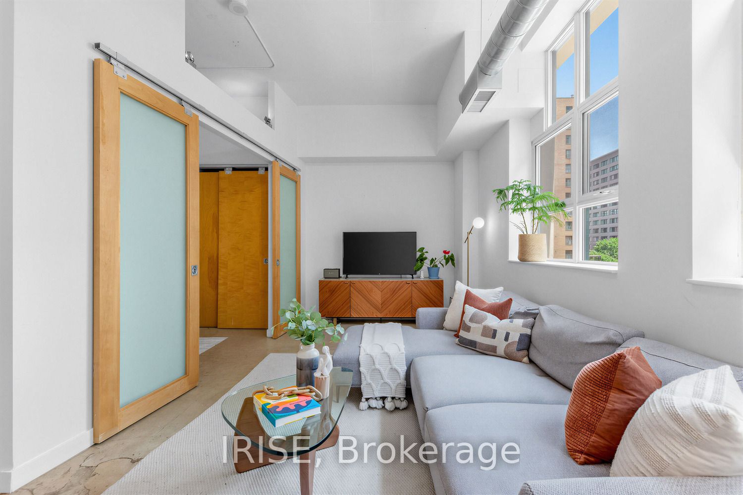 155 Dalhousie Street 422, Toronto, ON M5B 2P7 photo 2