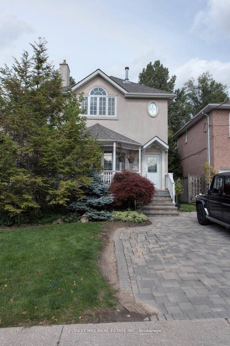 136 Hollywood Avenue, Toronto, ON M2N 3K3 photo 2