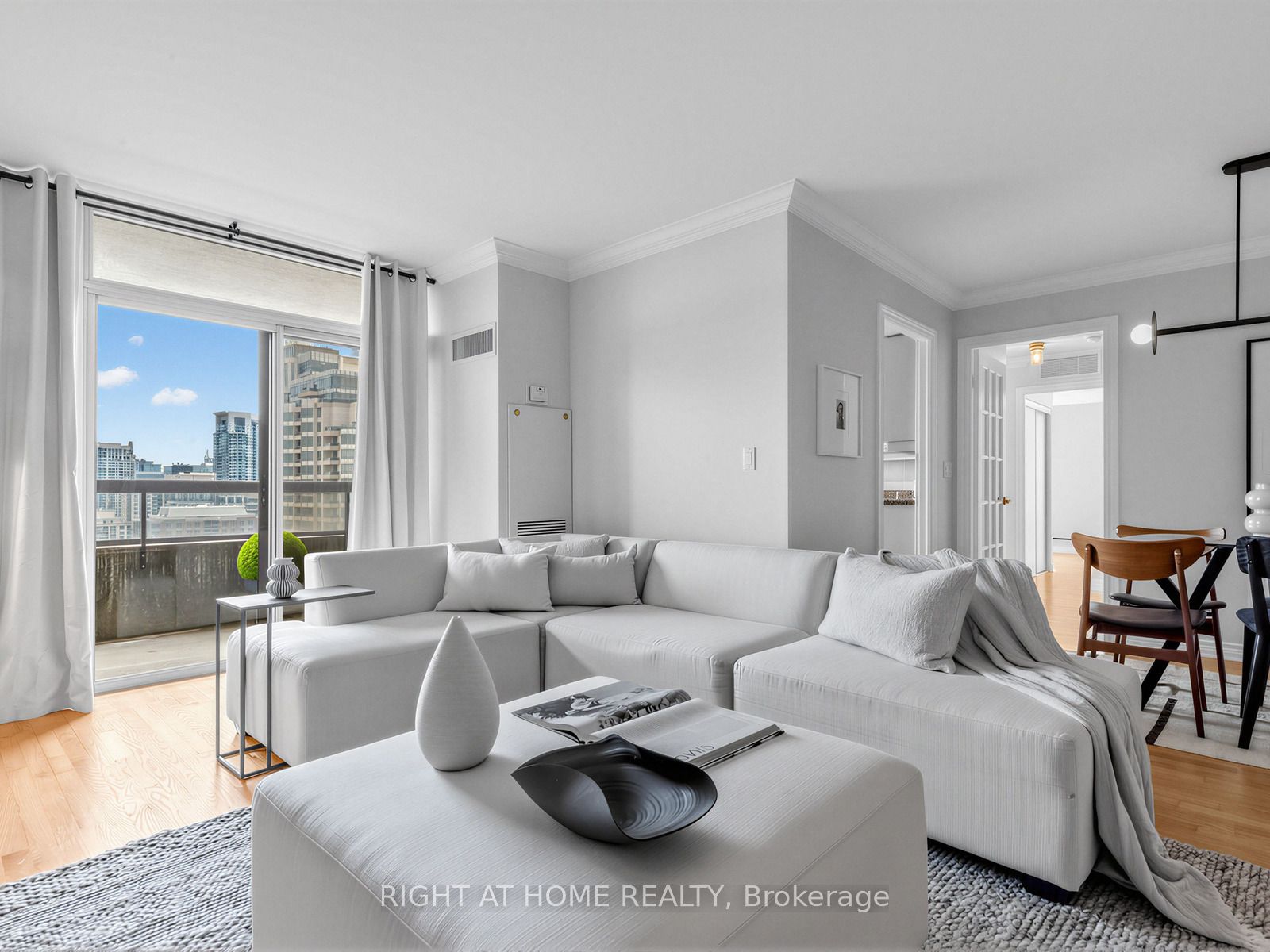 18 Sommerset Way 2206, Toronto, ON M2N 6X5 photo 4