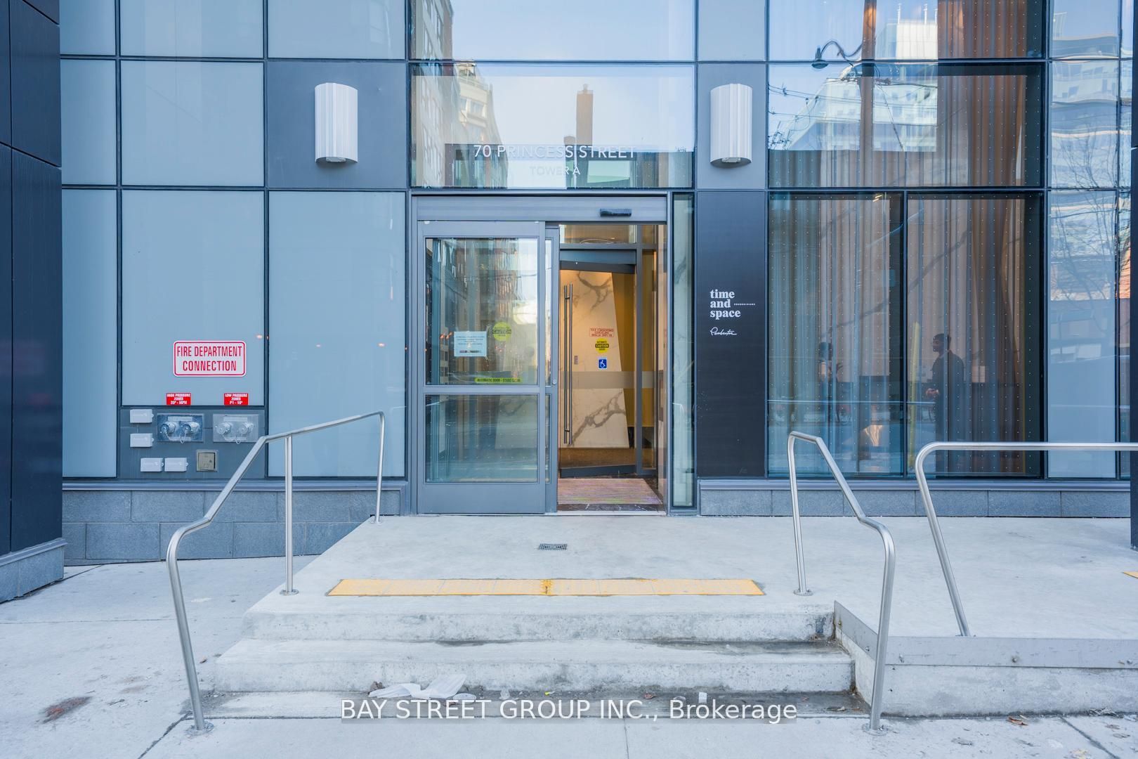 70 Princess Street 1227E, Toronto, ON M5A 0X6 photo 2