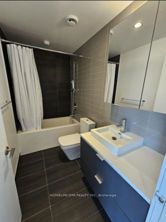 170 Bayview Avenue 612, Toronto, ON M5A 0M4 photo 3