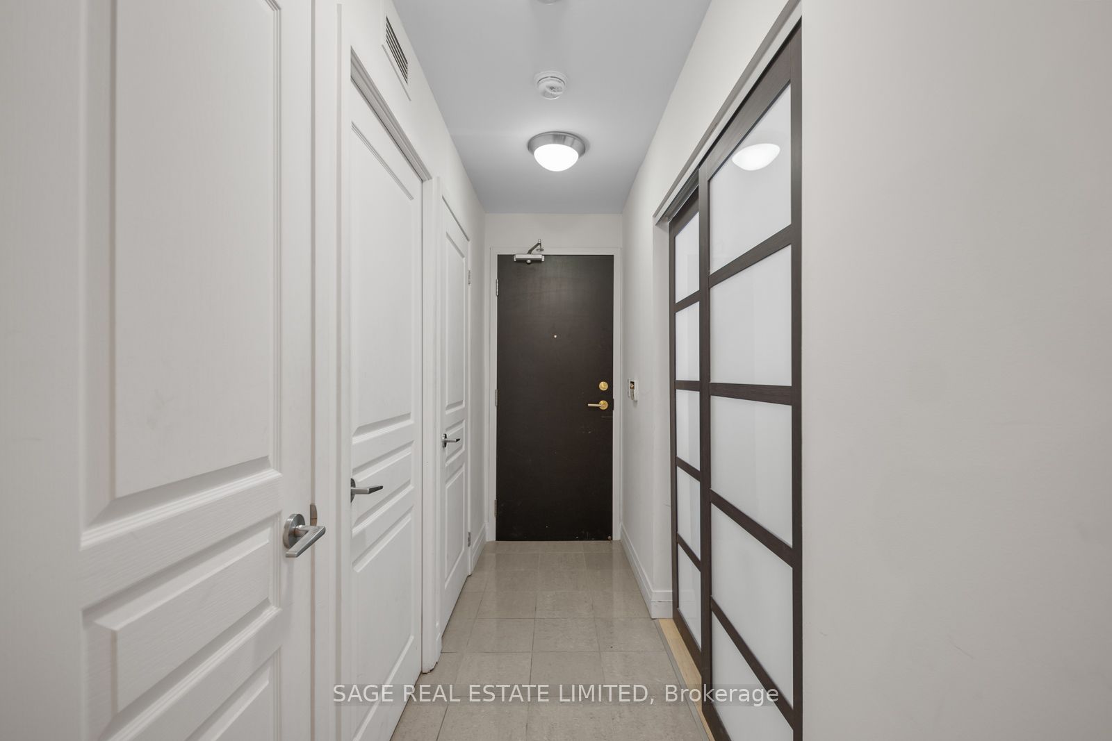 18 Yonge Street 815, Toronto, ON M5E 1Z8 photo 3