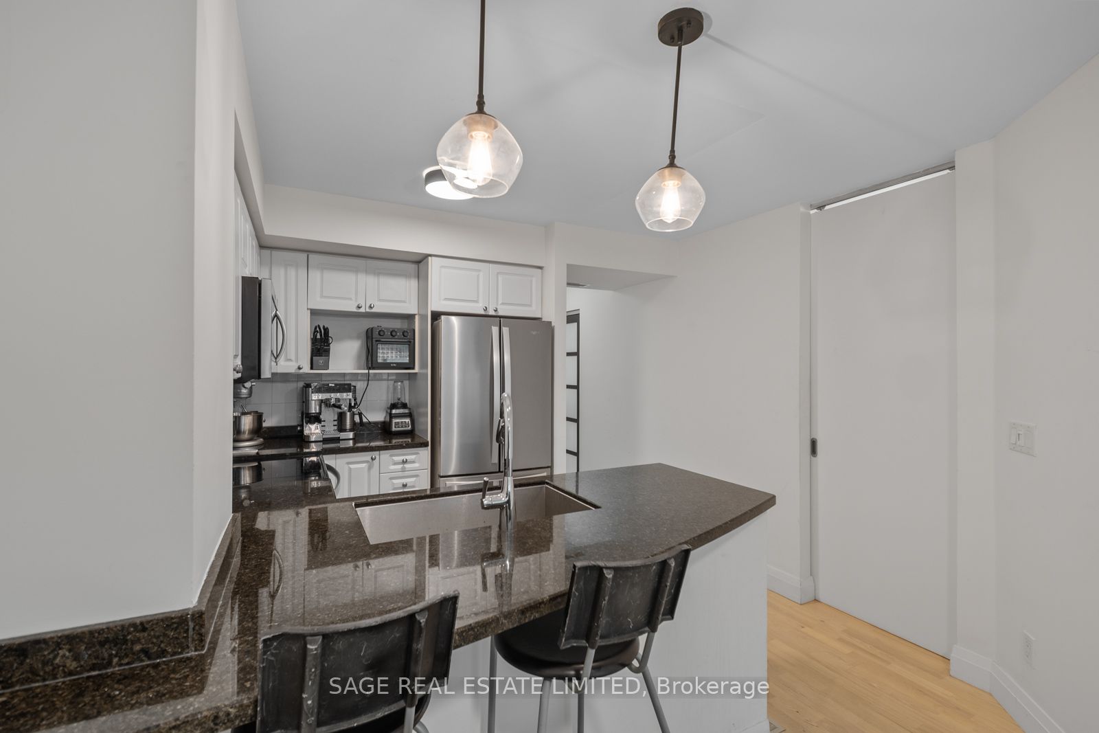 18 Yonge Street 815, Toronto, ON M5E 1Z8 photo 4