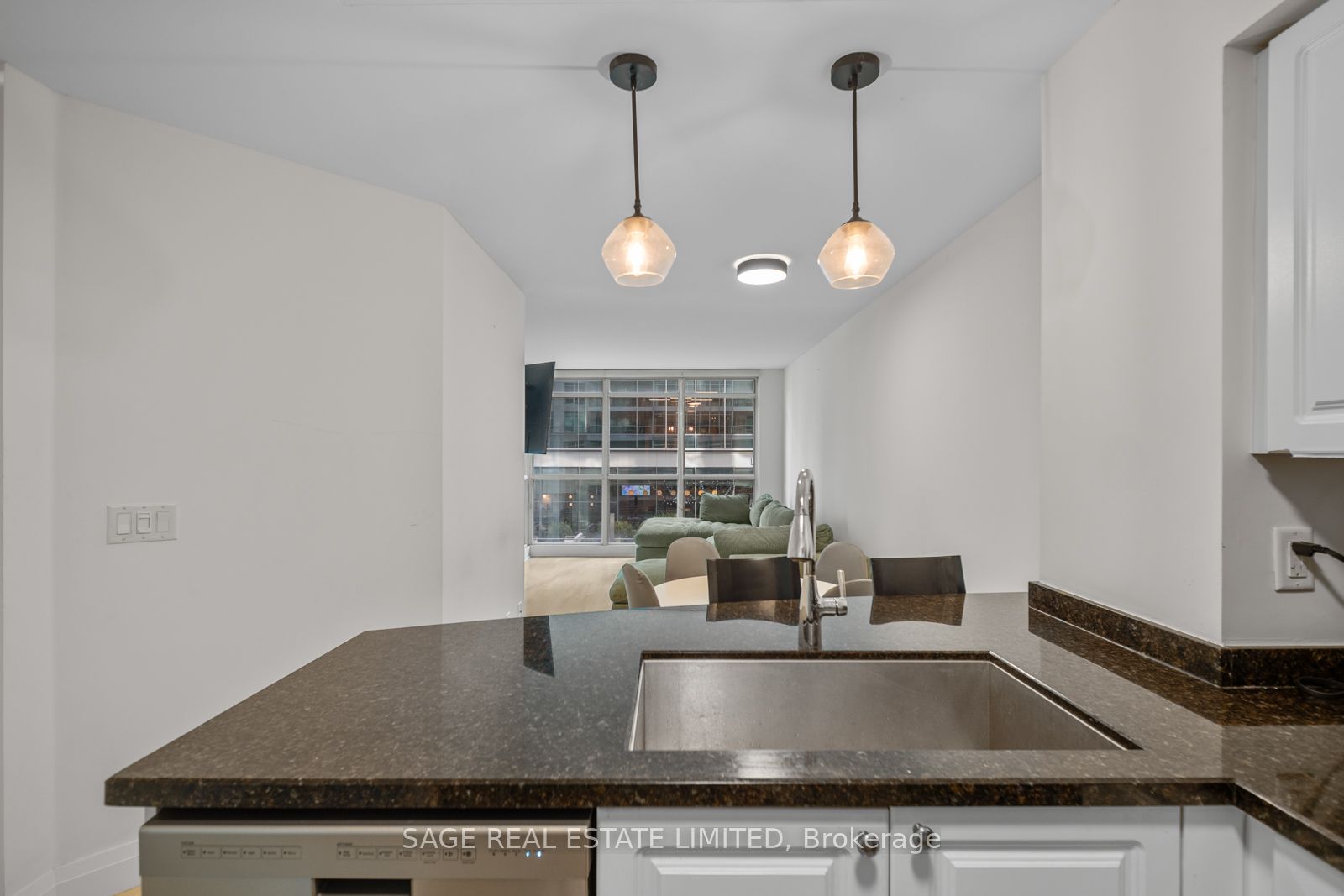18 Yonge Street 815, Toronto, ON M5E 1Z8 photo 5