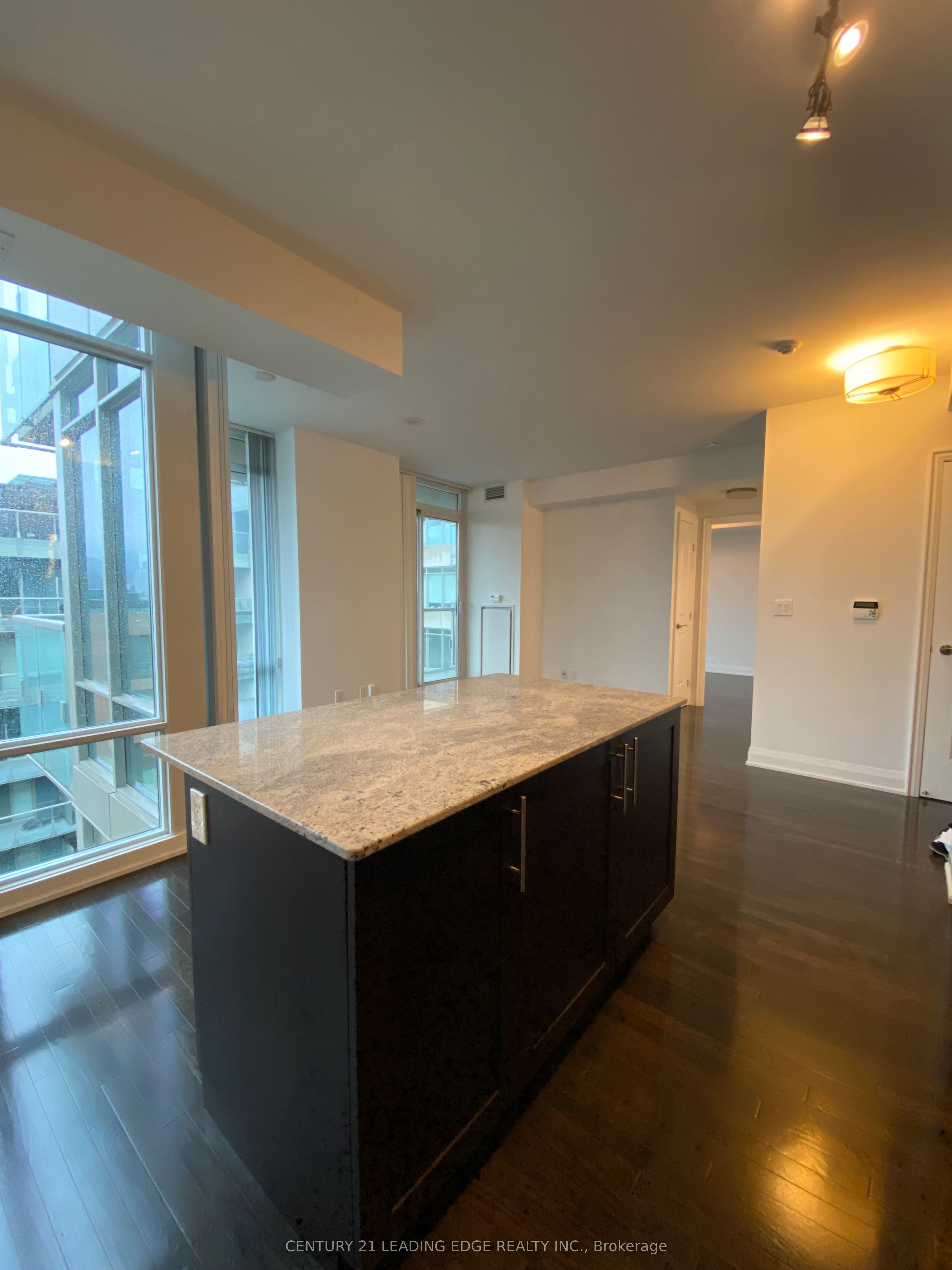 1 Bedford Road 815, Toronto, ON M5R 2B5 photo 5