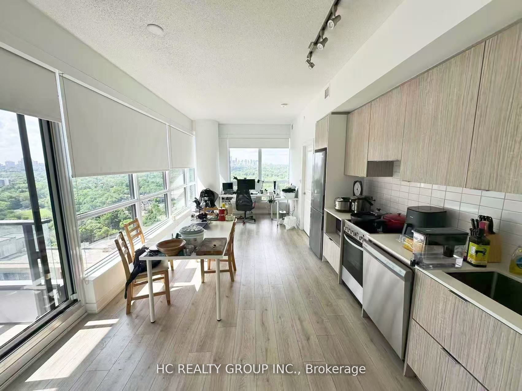 395 Bloor Street E 1905, Toronto, ON M4W 0B4 photo 2