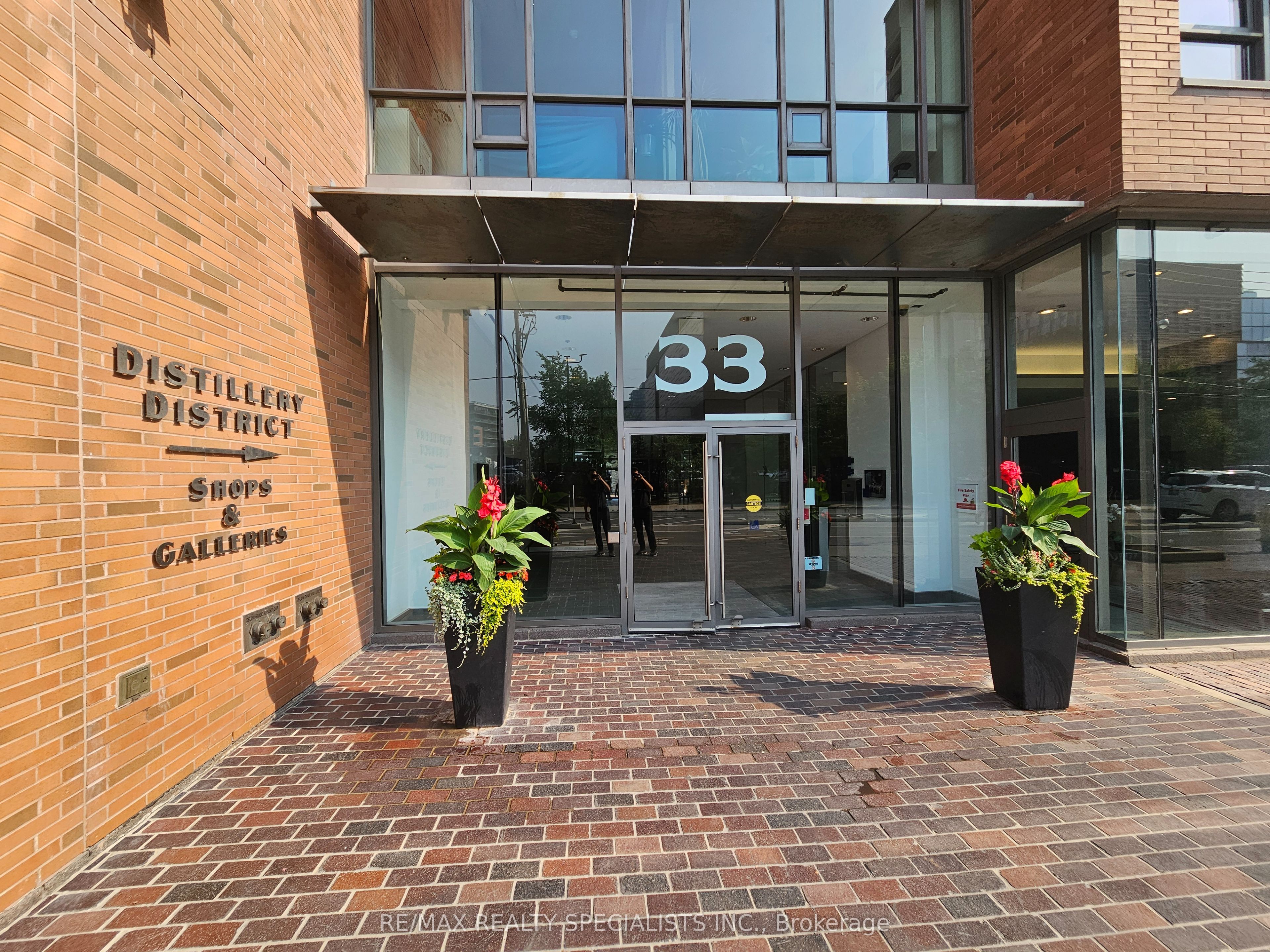 33 Mill Street 806, Toronto, ON M5A 3R3 photo 2