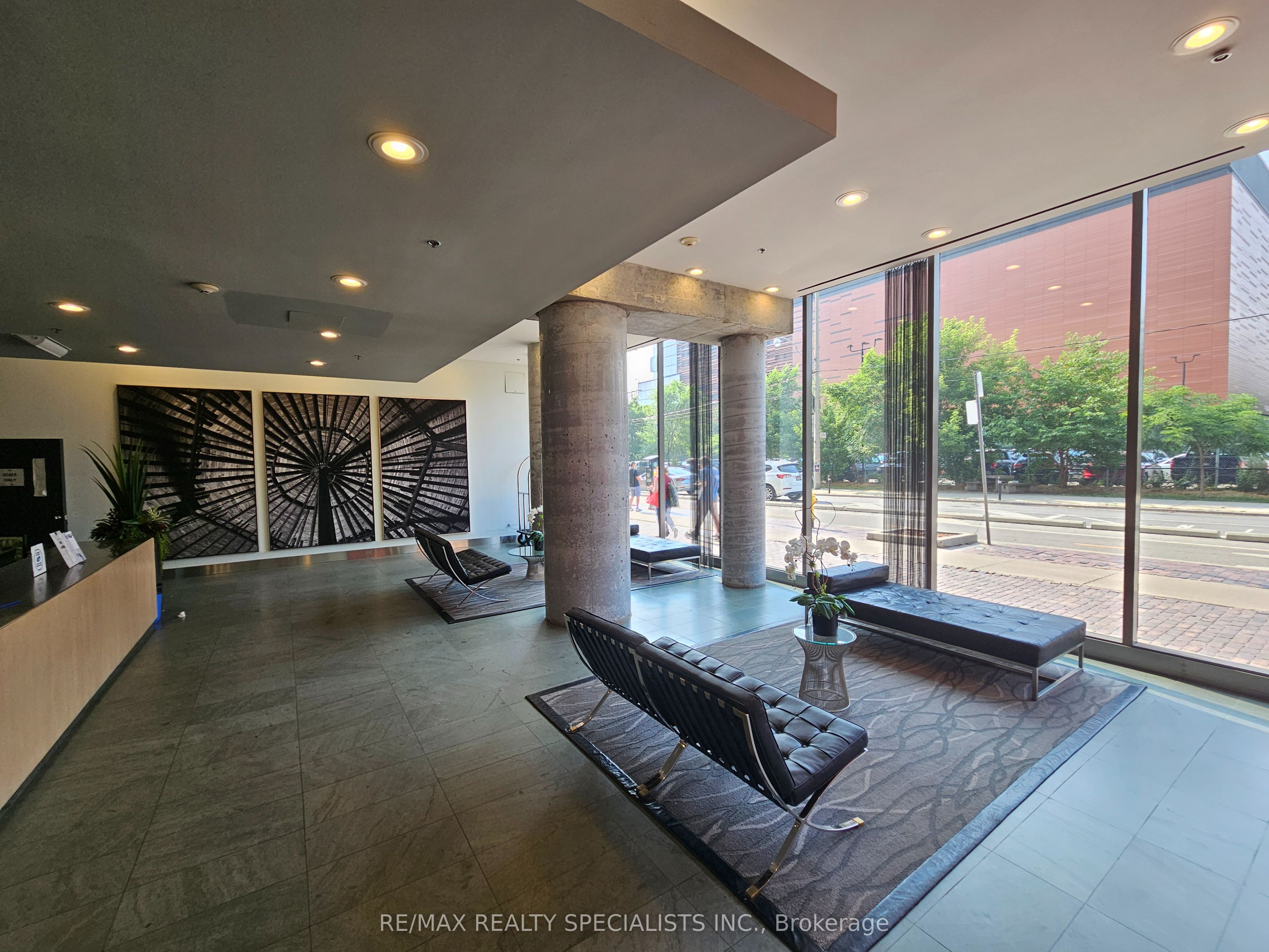 33 Mill Street 806, Toronto, ON M5A 3R3 photo 3