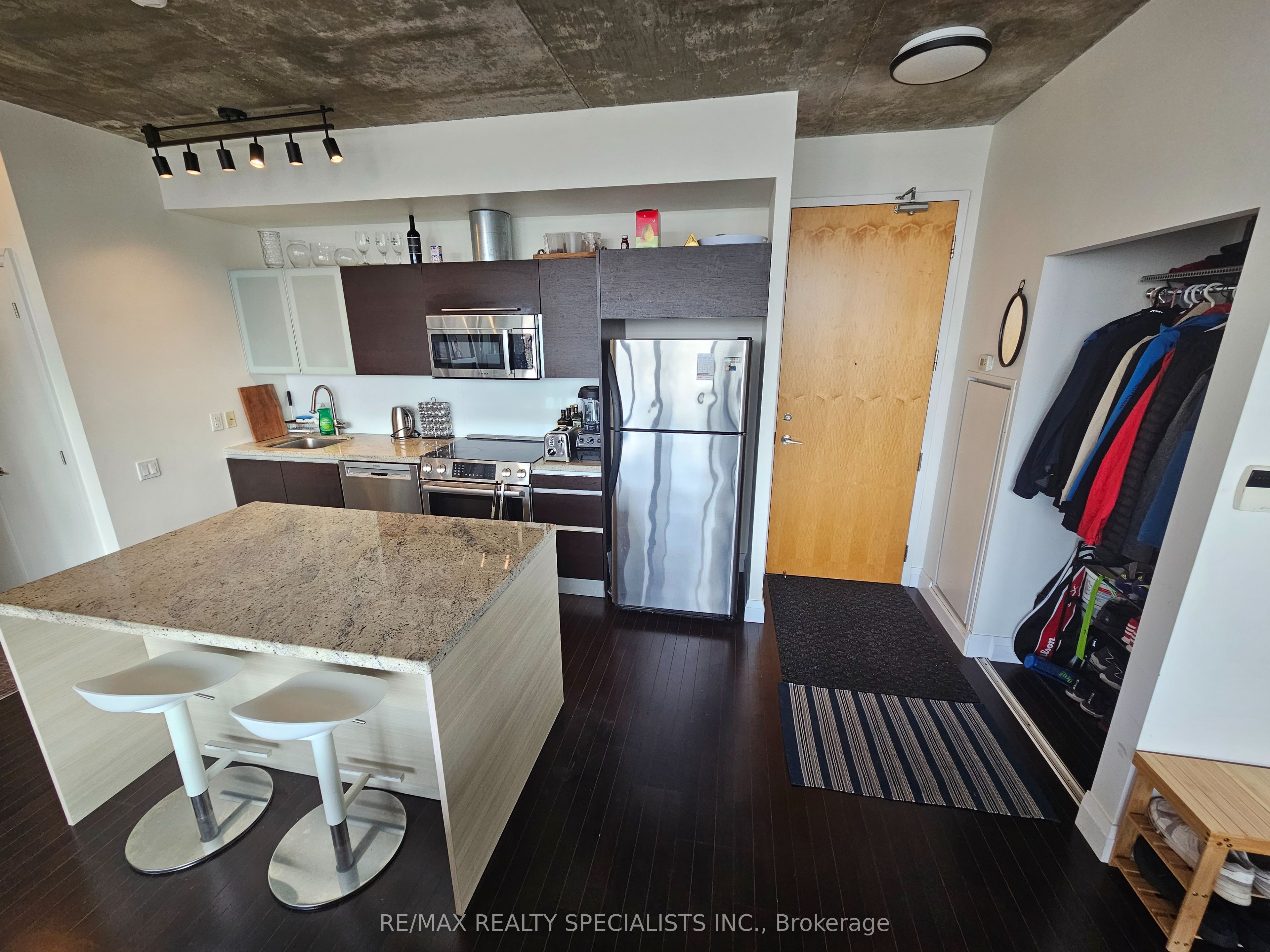 33 Mill Street 806, Toronto, ON M5A 3R3 photo 4