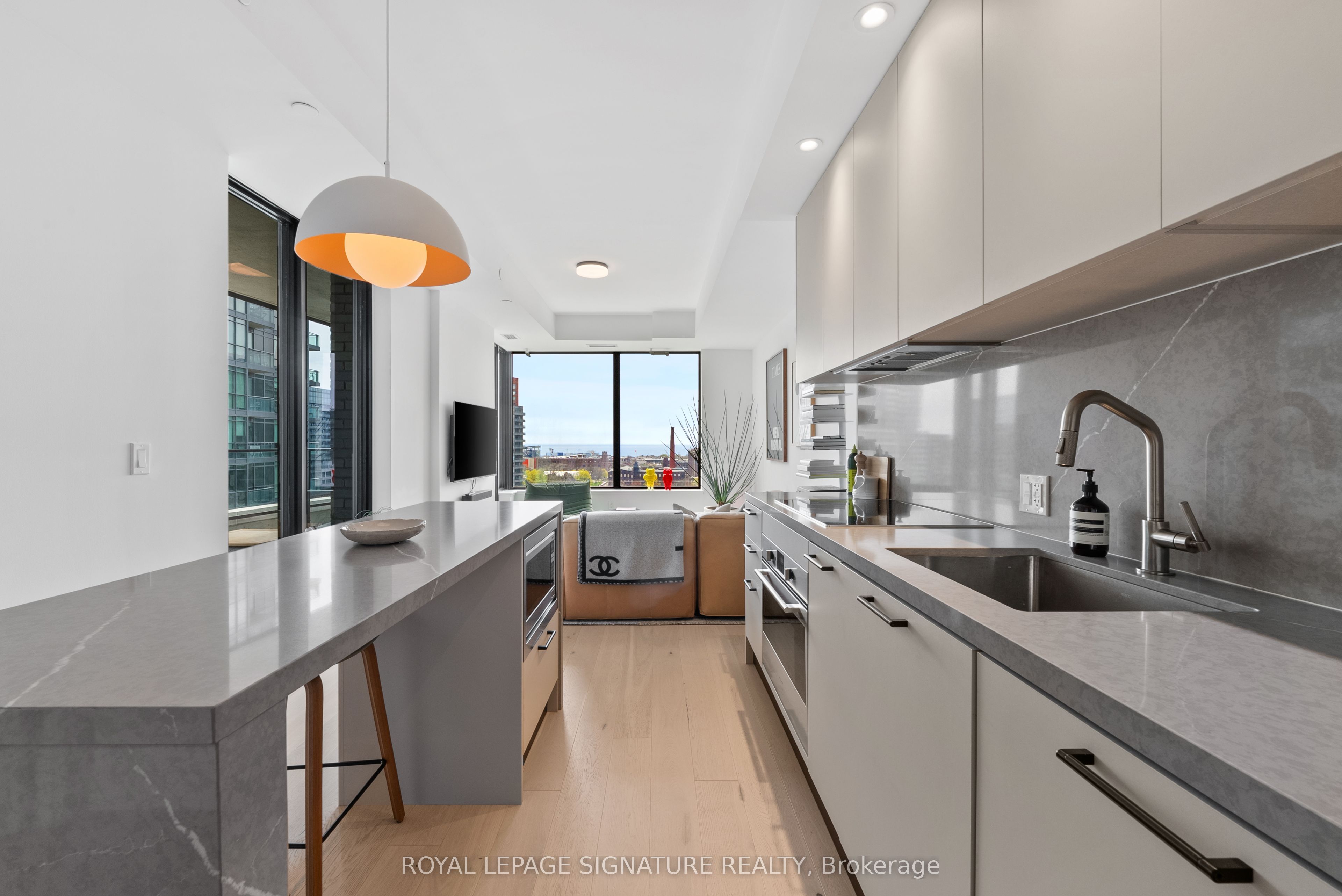 200 Sudbury Street 1101, Toronto, ON M6J 0H1 photo 3