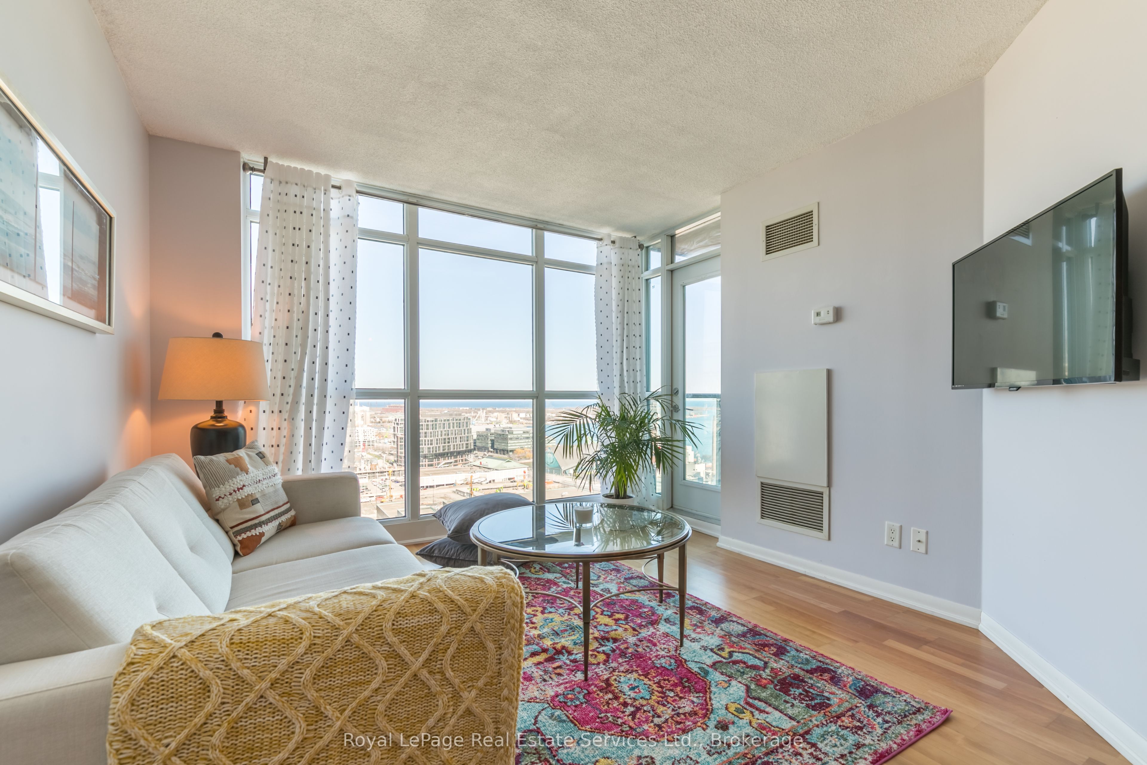 18 Yonge Street 2907, Toronto, ON M5E 1Z8 photo 4