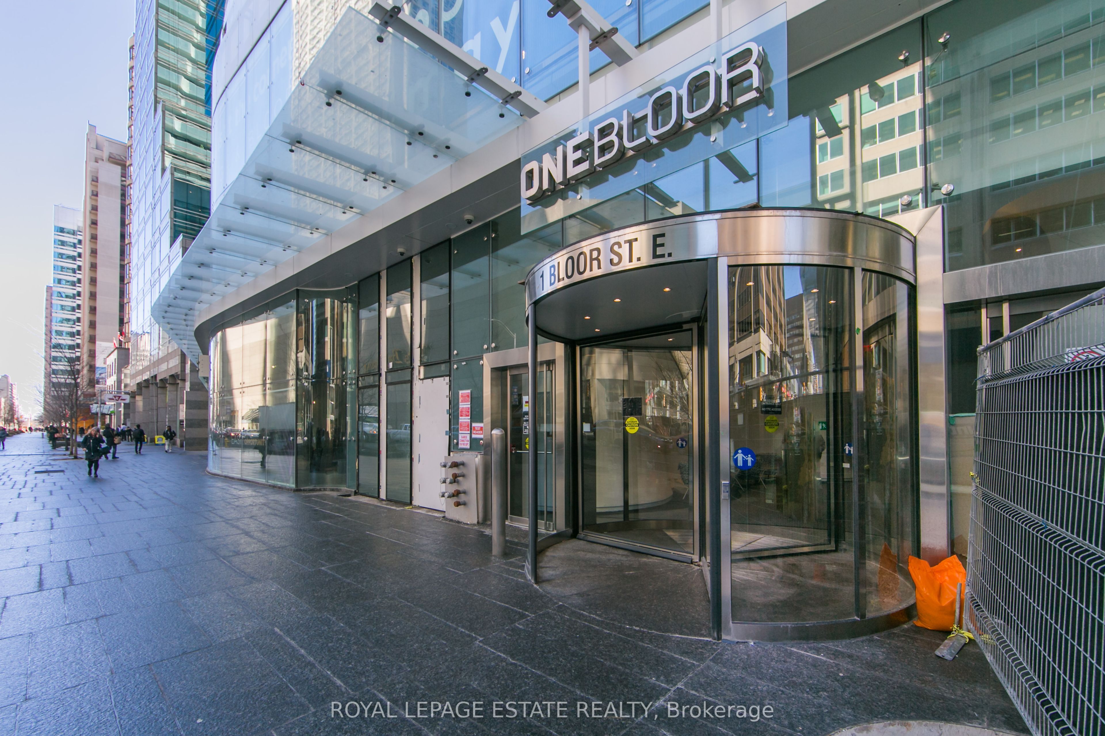 1 Bloor Street E 3010, Toronto, ON M4W 1A9