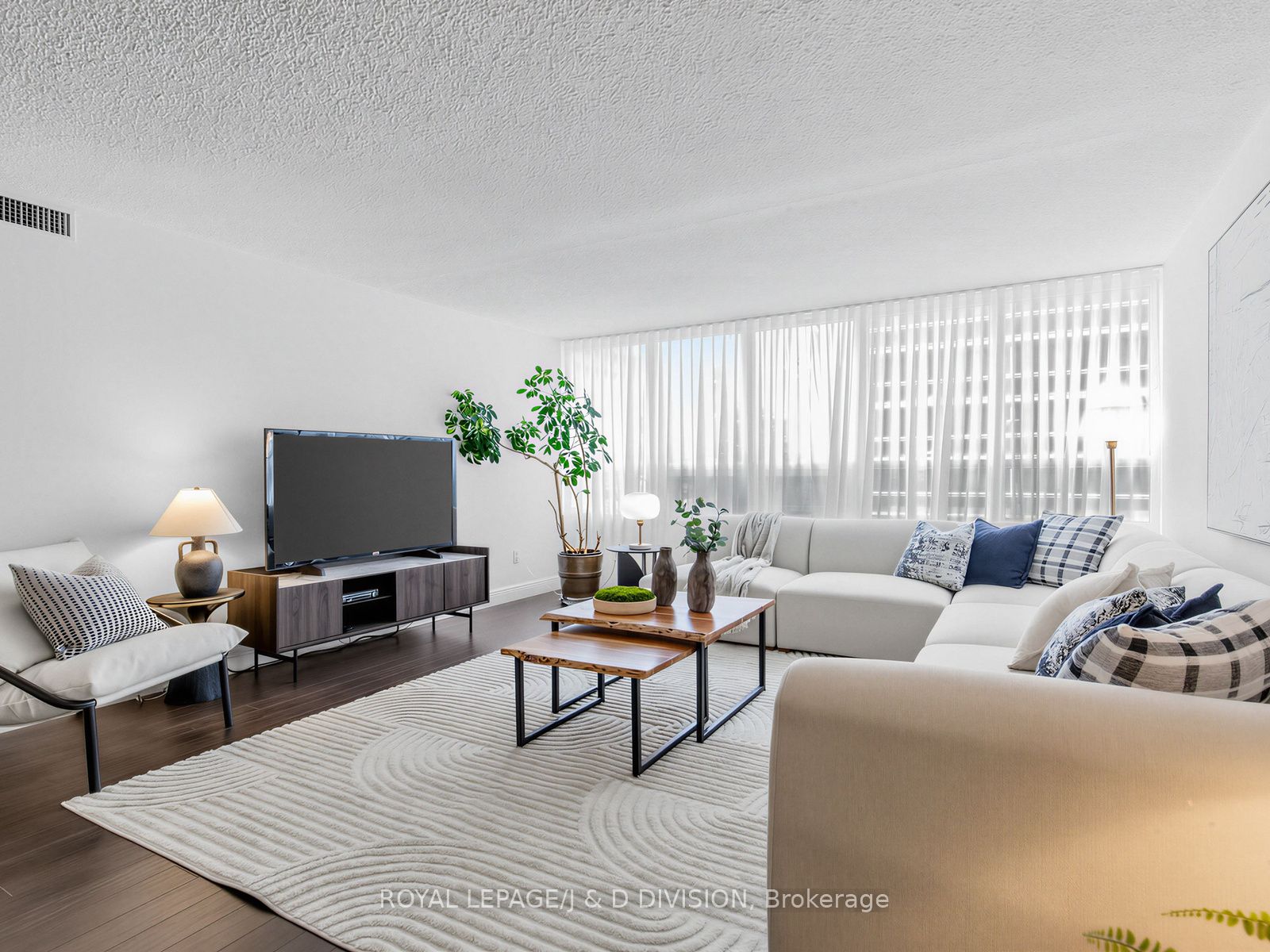71 Charles Street E 304, Toronto, ON M4Y 2T3 photo 5