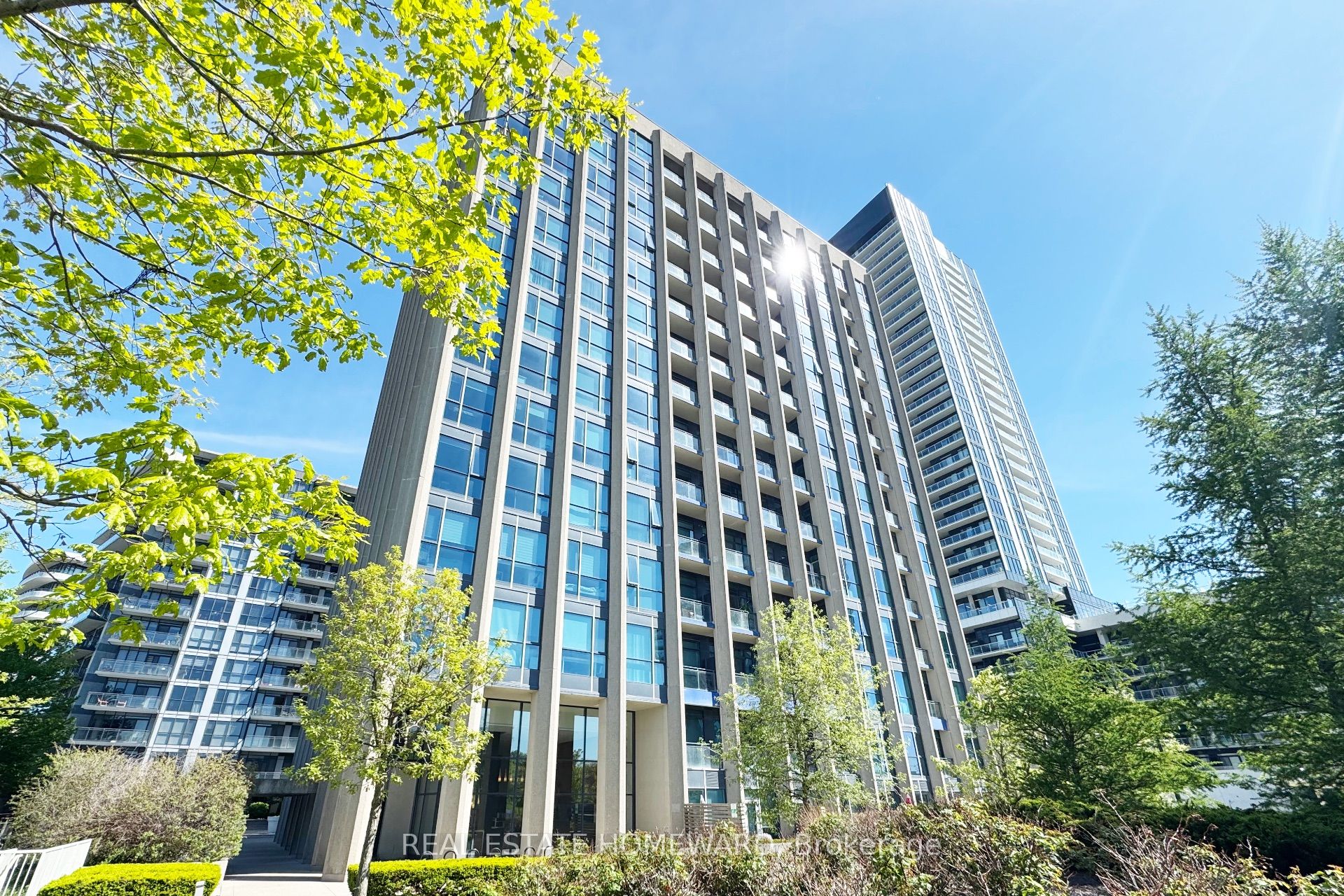 75 The Donway N/A W 304, Toronto, ON M3C 2E9