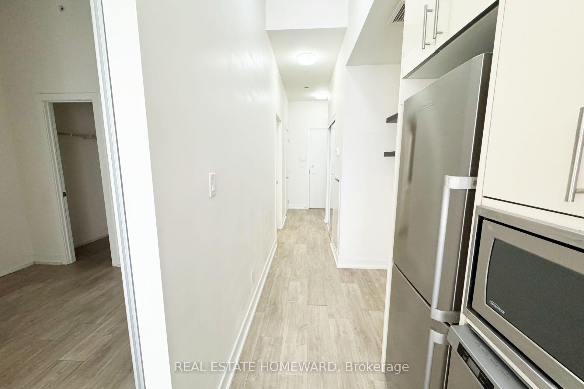75 The Donway N/A W 304, Toronto, ON M3C 2E9 photo 5