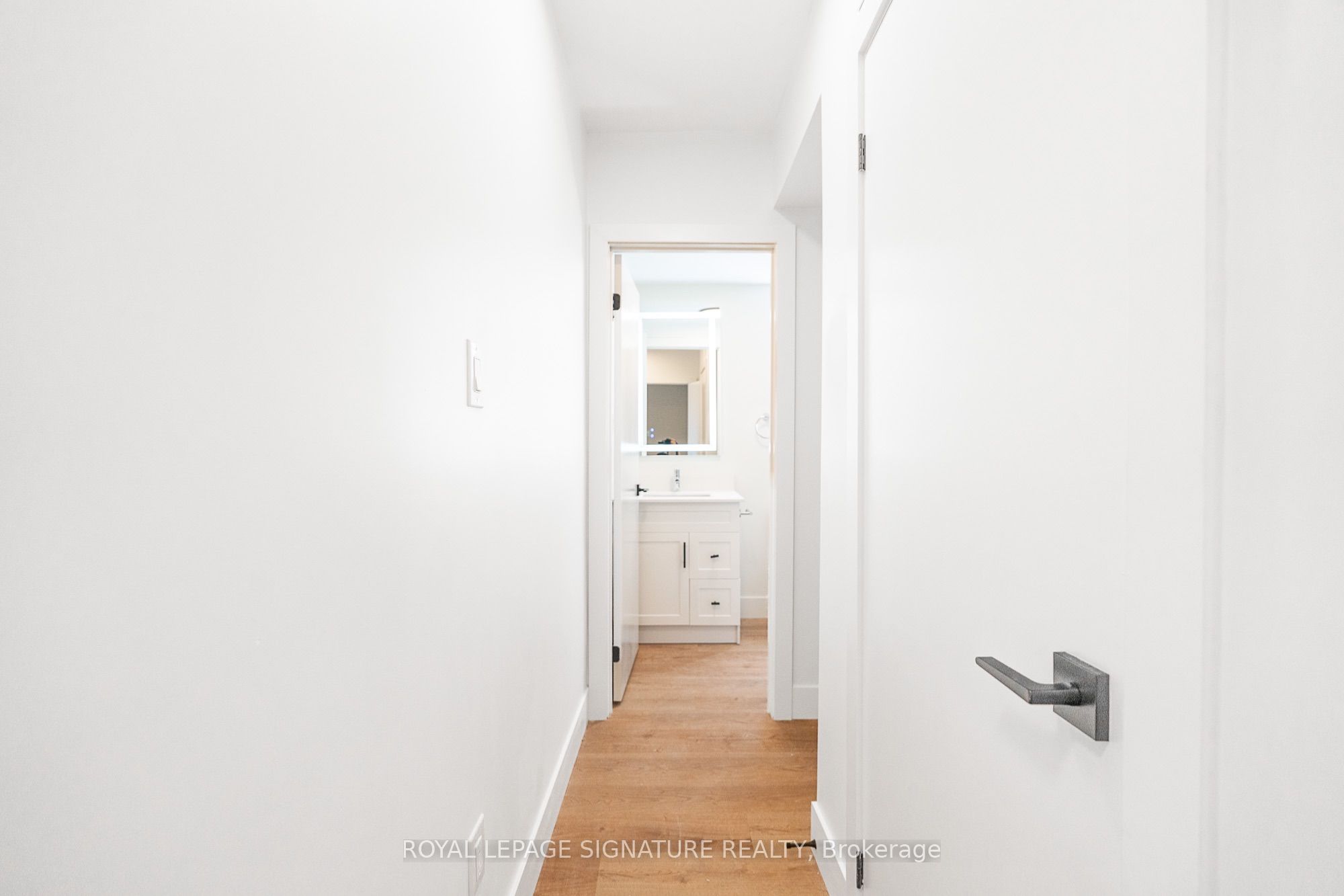7 Earnscliffe Road 6, Toronto, ON M6E 1J4 photo 4