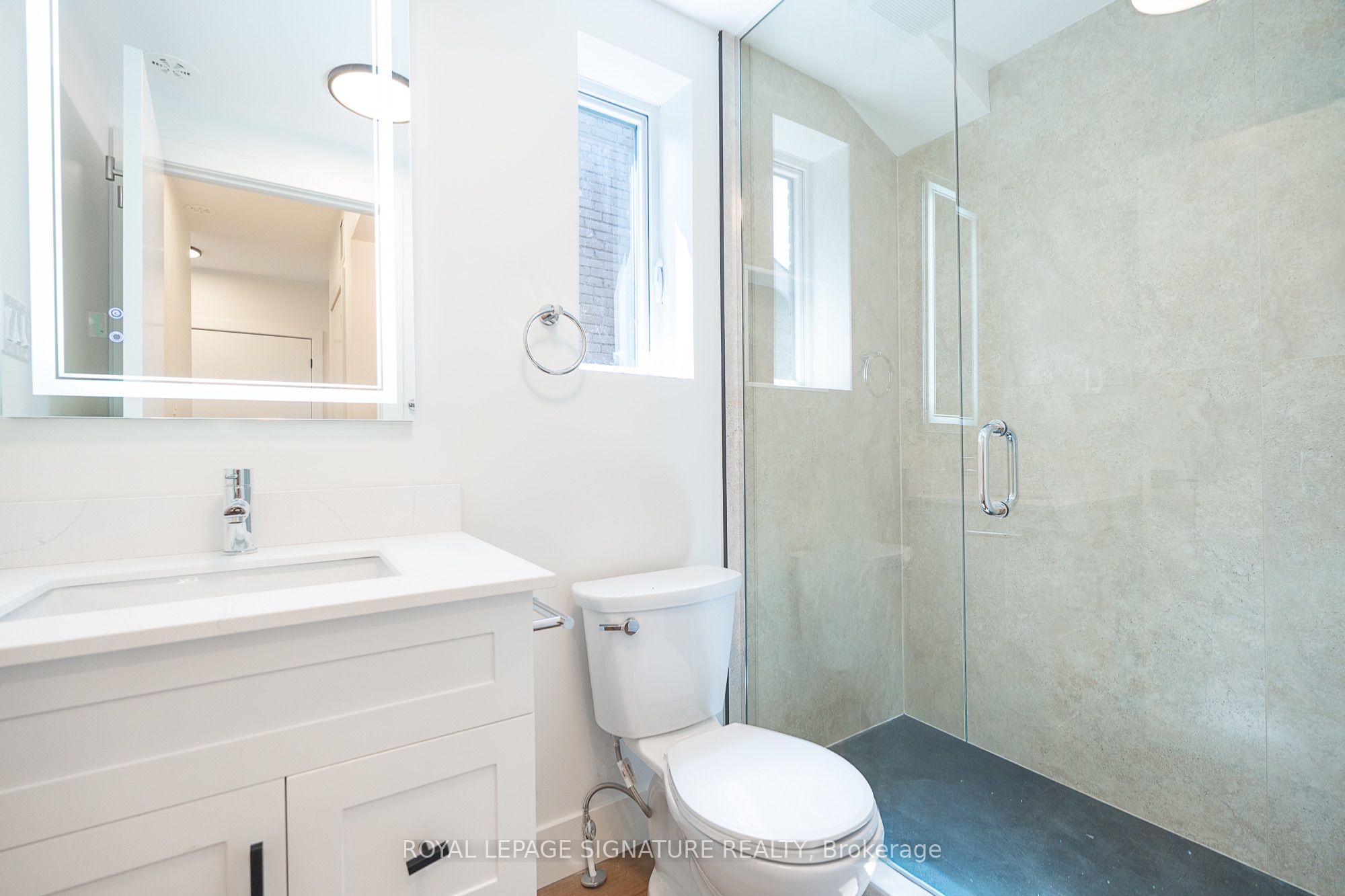 7 Earnscliffe Road 6, Toronto, ON M6E 1J4 photo 5