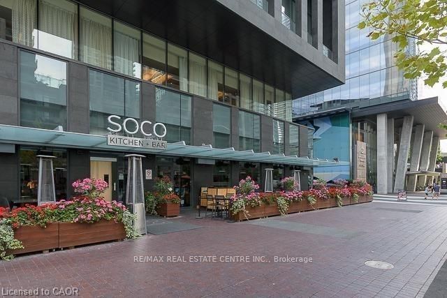 51 Lower Simcoe Street 802, Toronto, ON M5J 3A2 photo 2
