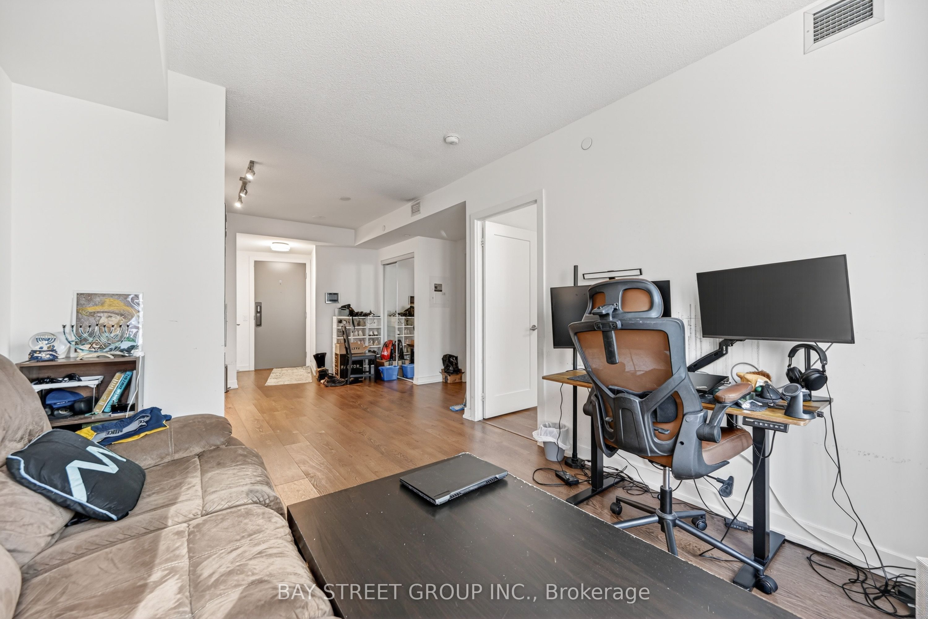 10 York Street 1002, Toronto, ON M5J 2Z2