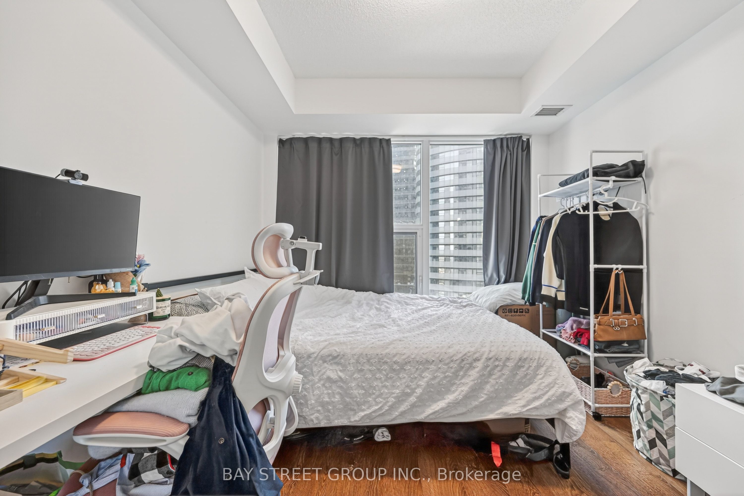 10 York Street 1002, Toronto, ON M5J 2Z2 photo 3