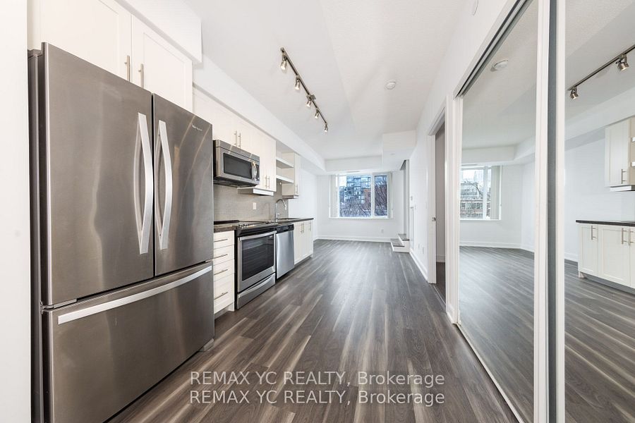 525 Adelaide Street W 217, Toronto, ON M5V 1T6 photo 2
