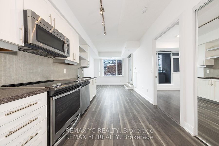 525 Adelaide Street W 217, Toronto, ON M5V 1T6 photo 3