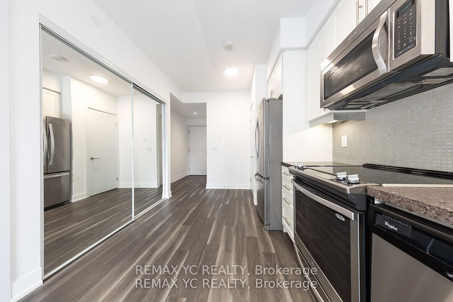 525 Adelaide Street W 217, Toronto, ON M5V 1T6 photo 5