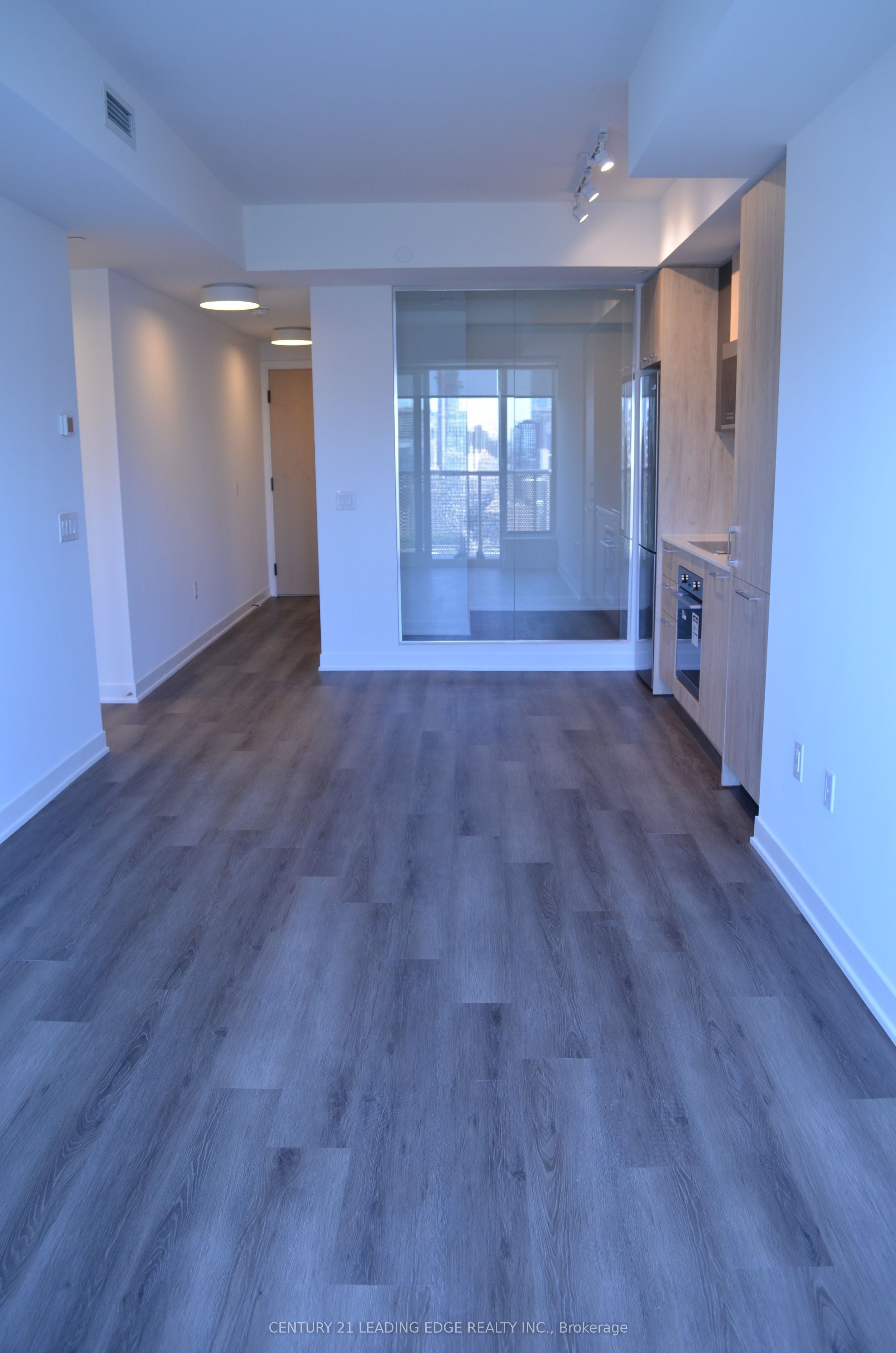 10 Oak Street 2407, Toronto, ON M5A 0Z1 photo 5