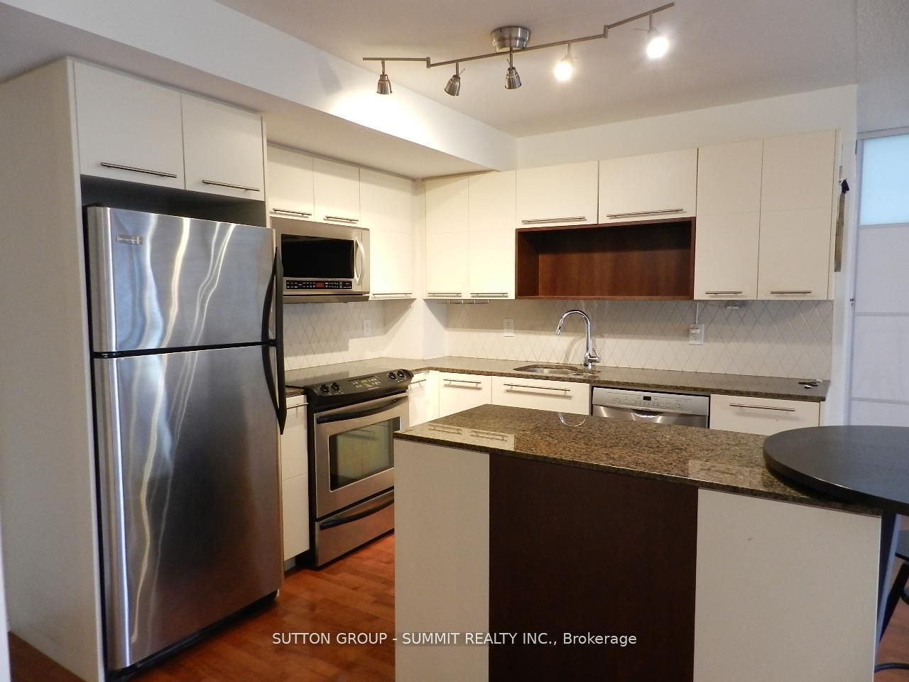 25 CARLTON Street 506, Toronto, ON M5B 1L4 photo 3