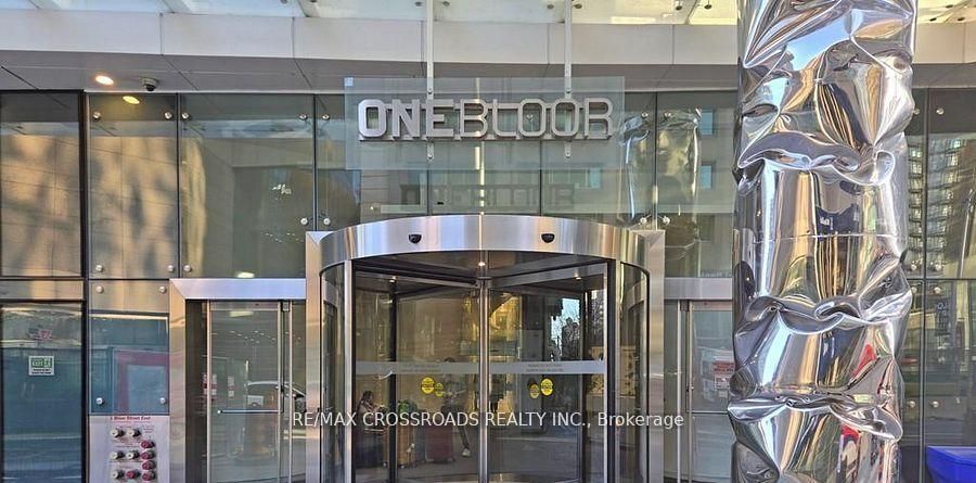 1 Bloor Street 3208, Toronto, ON M4W 0A8