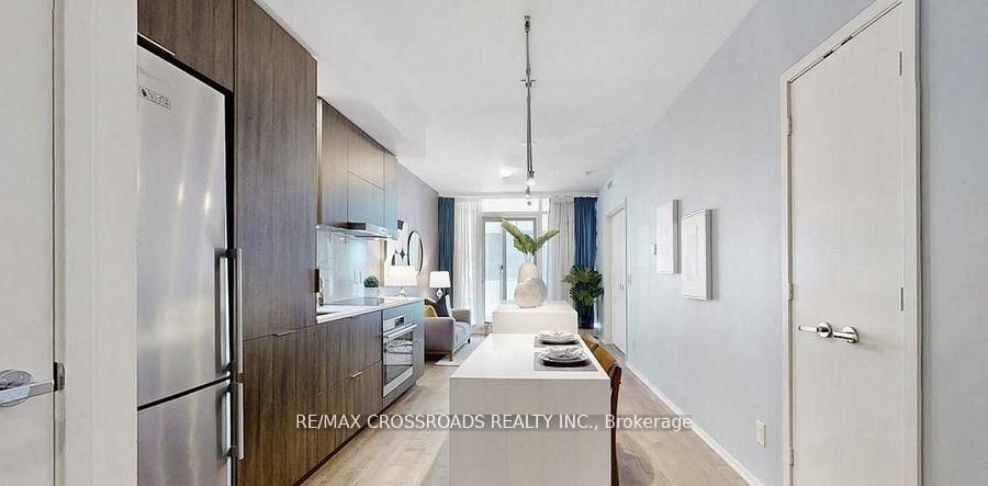 1 Bloor Street 3208, Toronto, ON M4W 0A8 photo 4