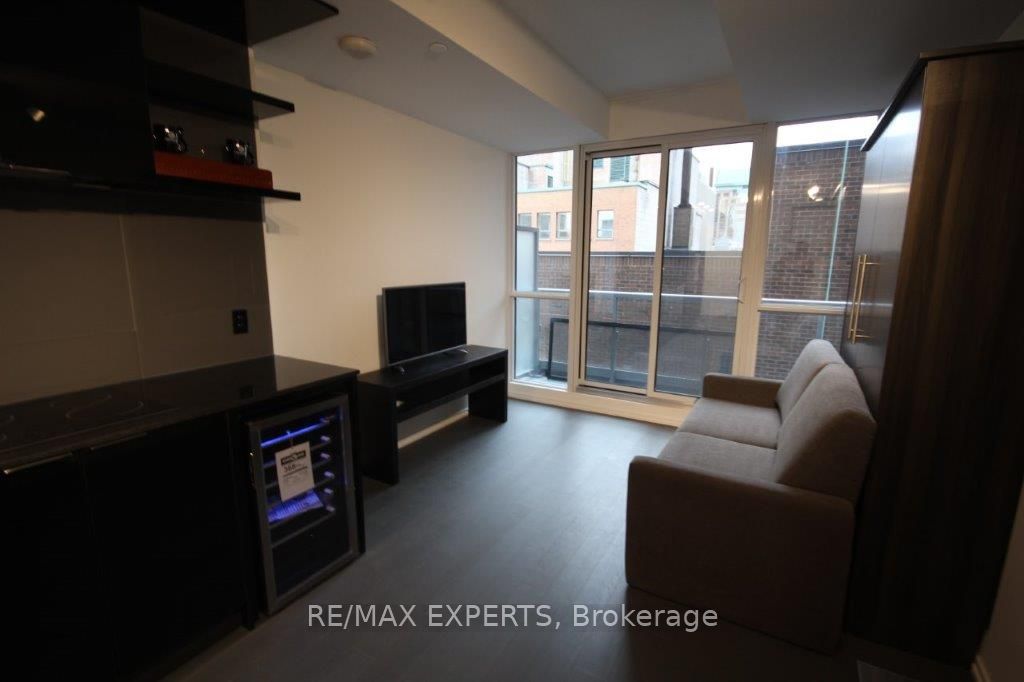 70 Temperance Street 1004, Toronto, ON M5H 4E8 photo 2