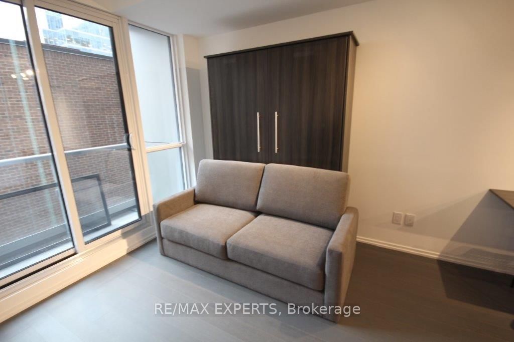 70 Temperance Street 1004, Toronto, ON M5H 4E8 photo 3