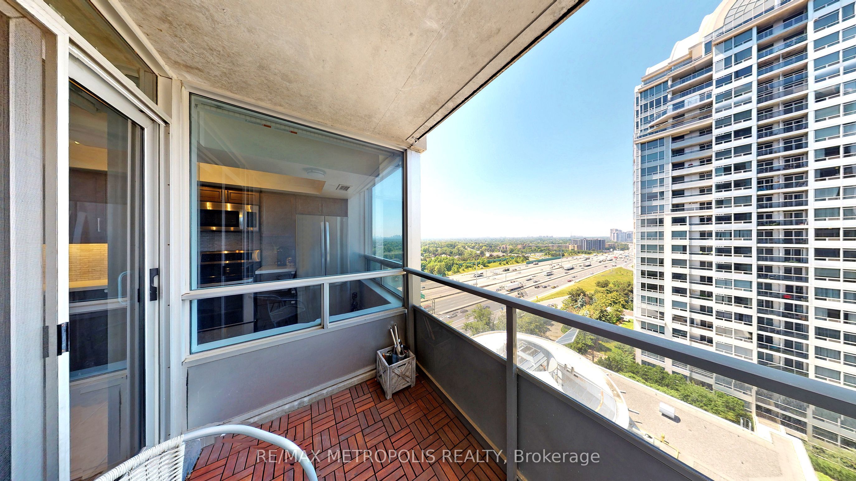 3 Rean Drive 1312, Toronto, ON M2K 3C2