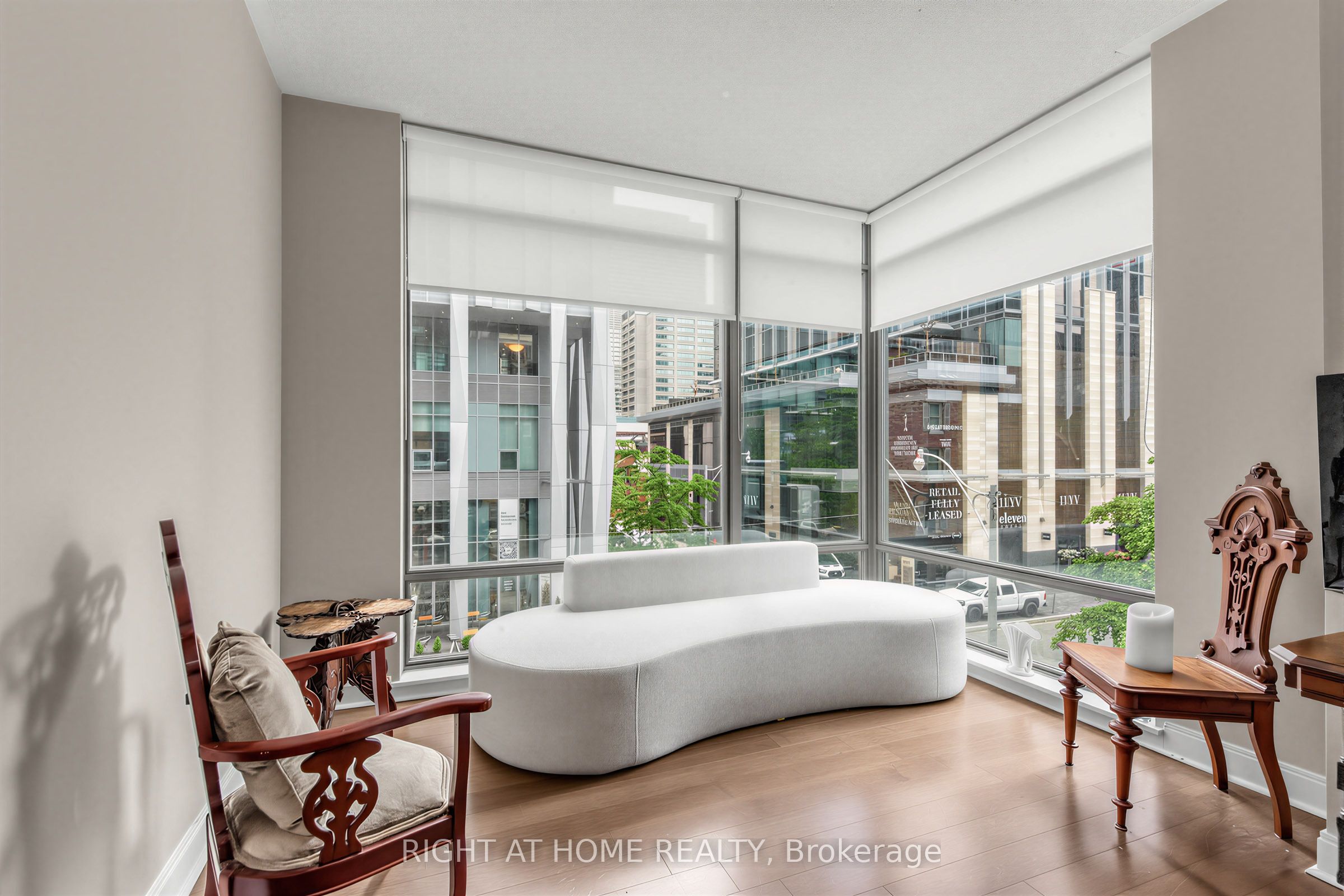 18 Yorkville Avenue 305, Toronto, ON M4W 3Y8 photo 5