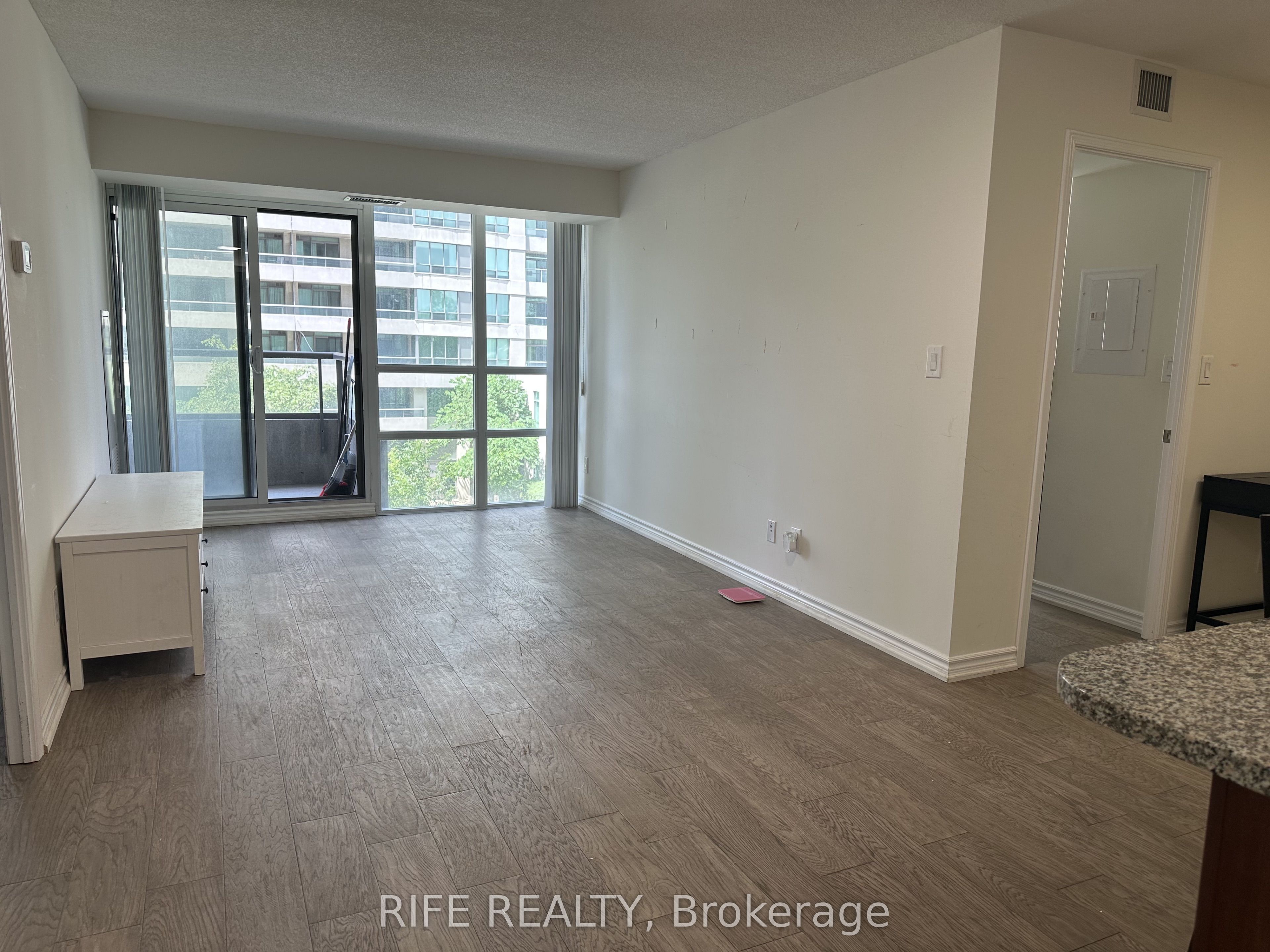 35 Hollywood Avenue 517, Toronto, ON M2N 0A9