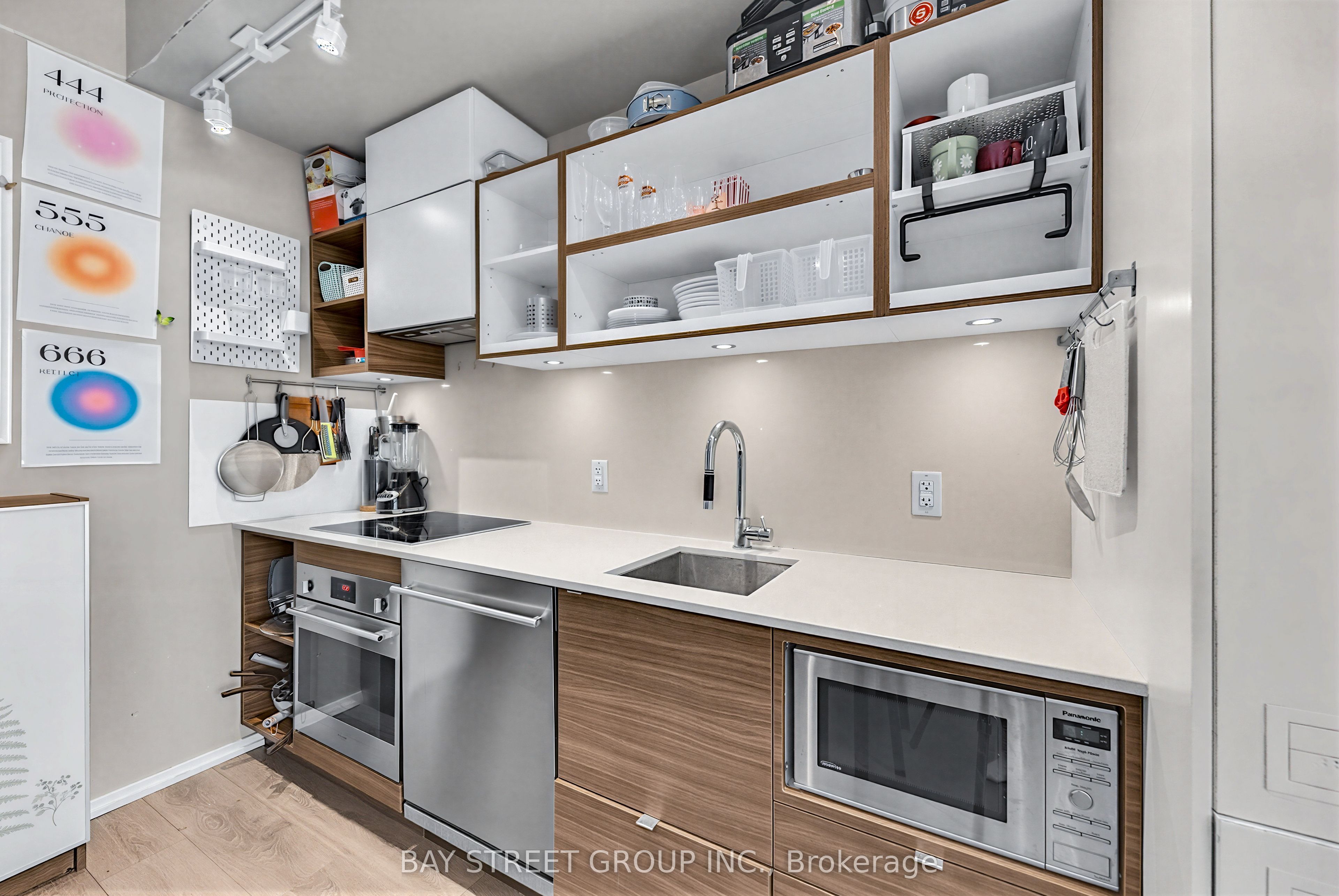 125 Peter Street 1803, Toronto, ON M5V 0M2 photo 4