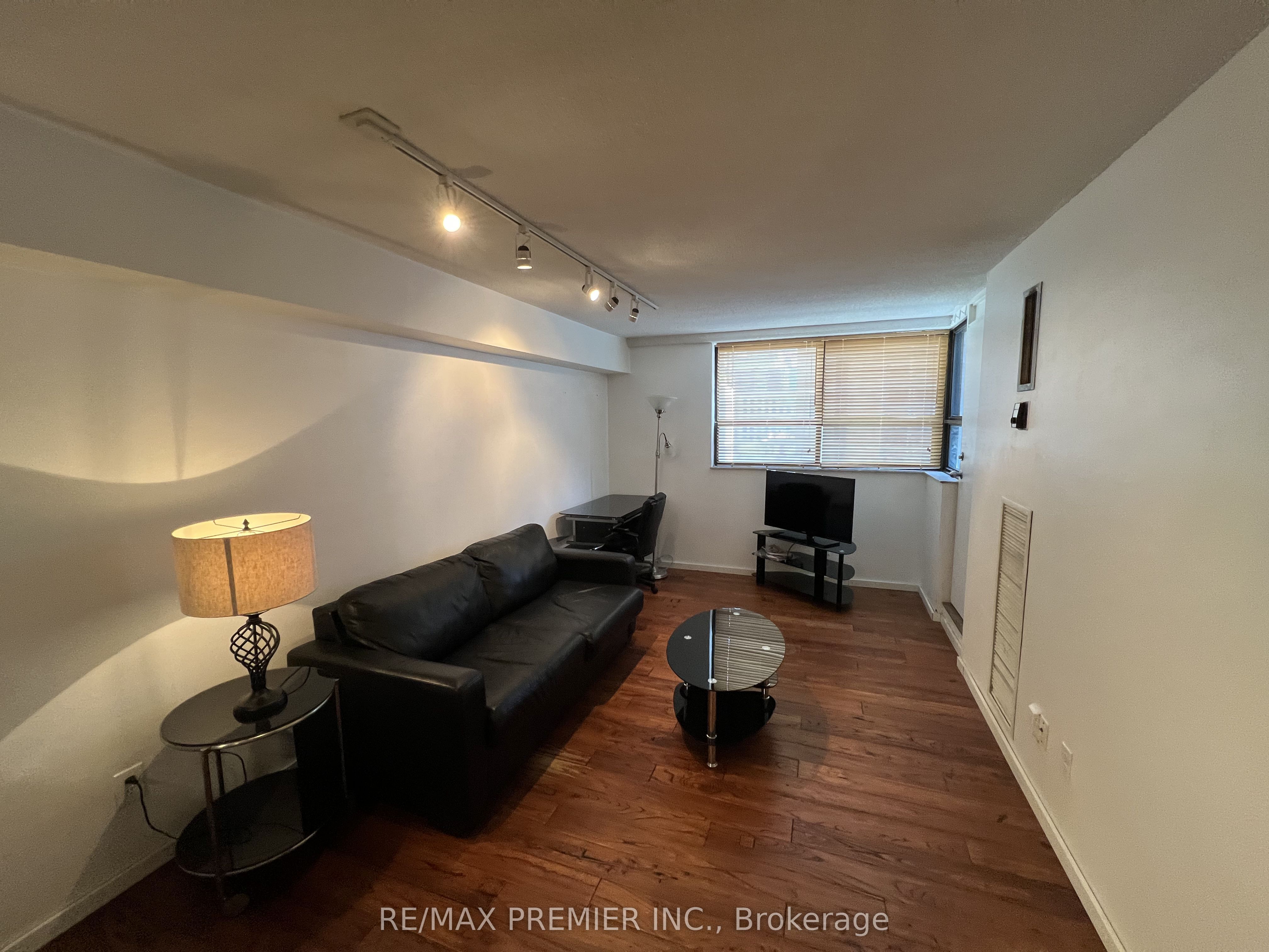 80 St Patrick Street 718, Toronto, ON M5T 2X6 photo 5