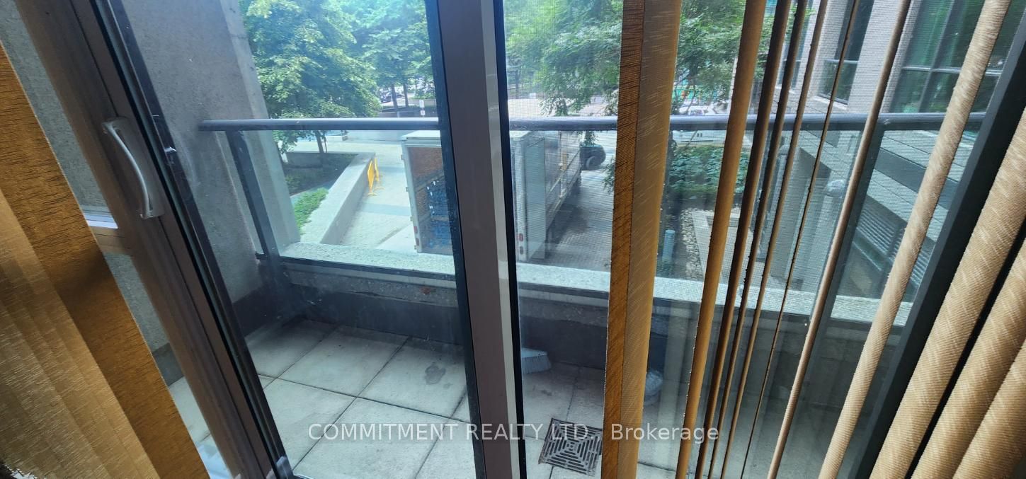 215 Fort York Boulevard #215, Toronto, ON M5V 4A1 photo 5