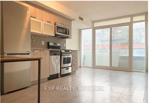 36 Lisgar Street 611E, Toronto, ON M6J 0C7 photo 2