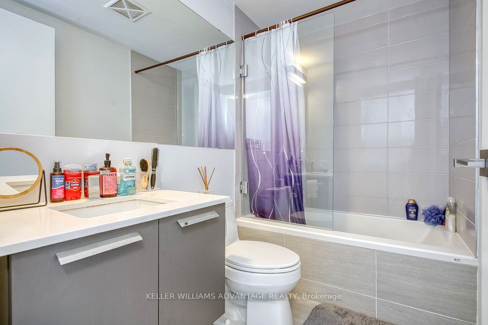 28 Wellesley Street E 603, Toronto, ON M4Y 0C4 photo 5