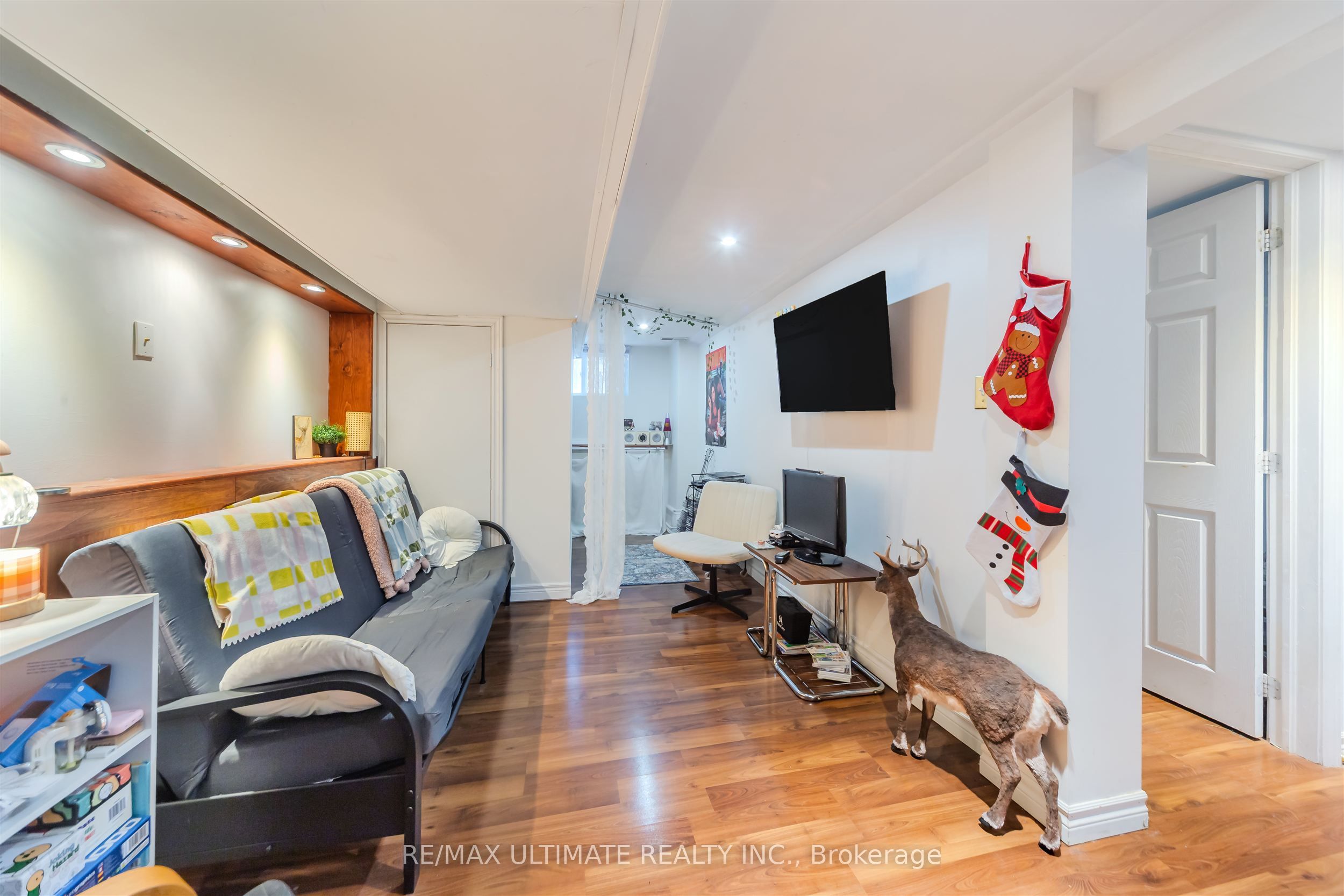 46 Lorindale Avenue Lower, Toronto, ON M5M 3C2 photo 3
