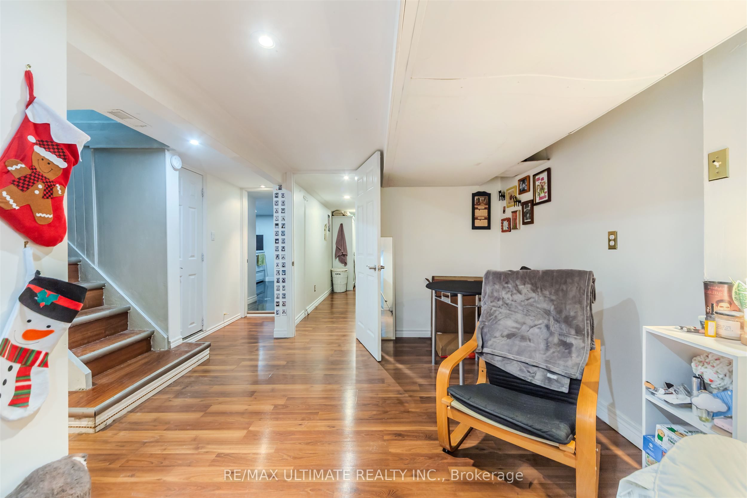 46 Lorindale Avenue Lower, Toronto, ON M5M 3C2 photo 4