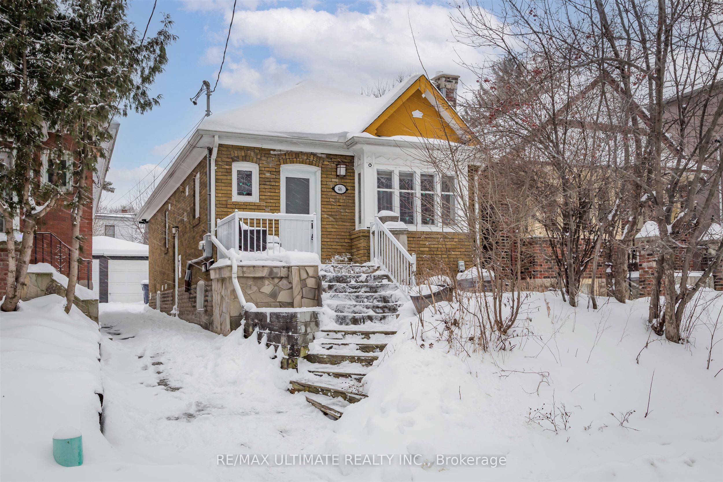 46 Lorindale Avenue Upper, Toronto, ON M5M 3C2