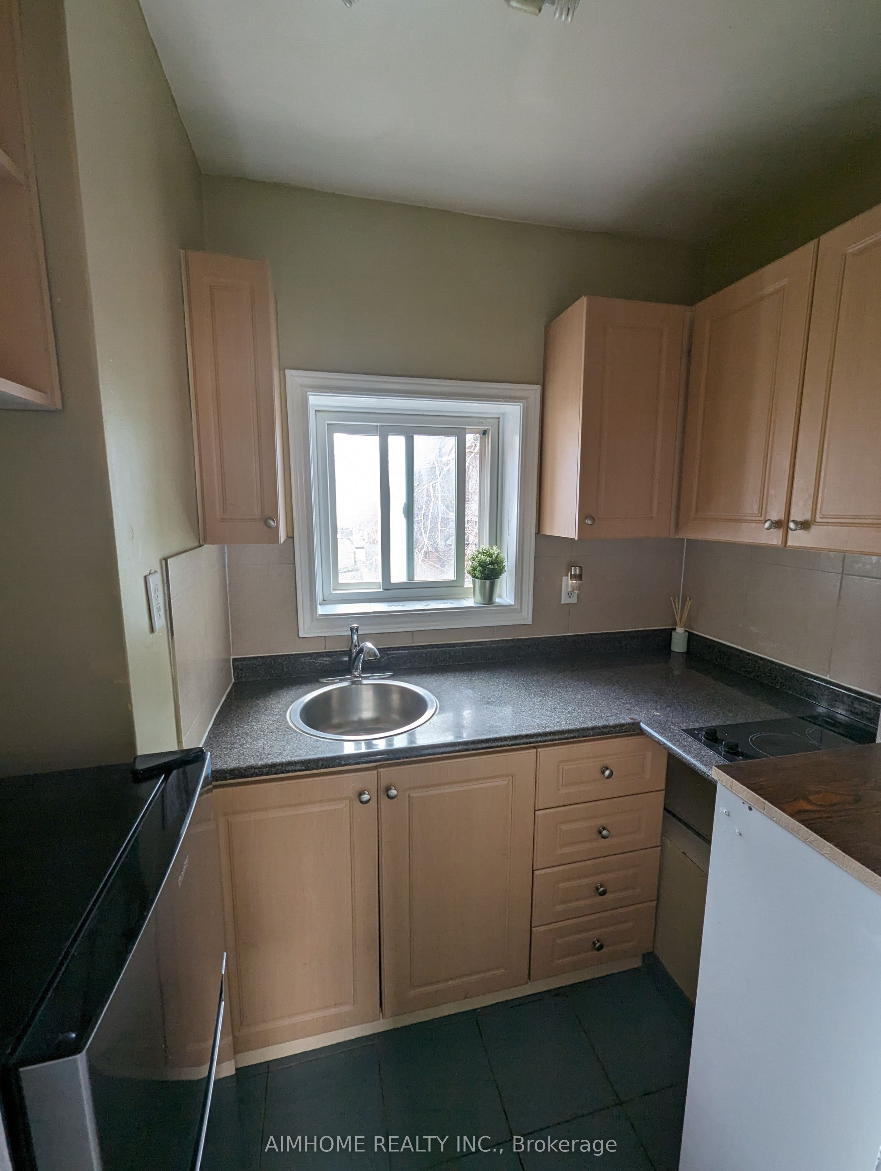 510 Ontario Street 10, Toronto, ON M4X 1M7 photo 5