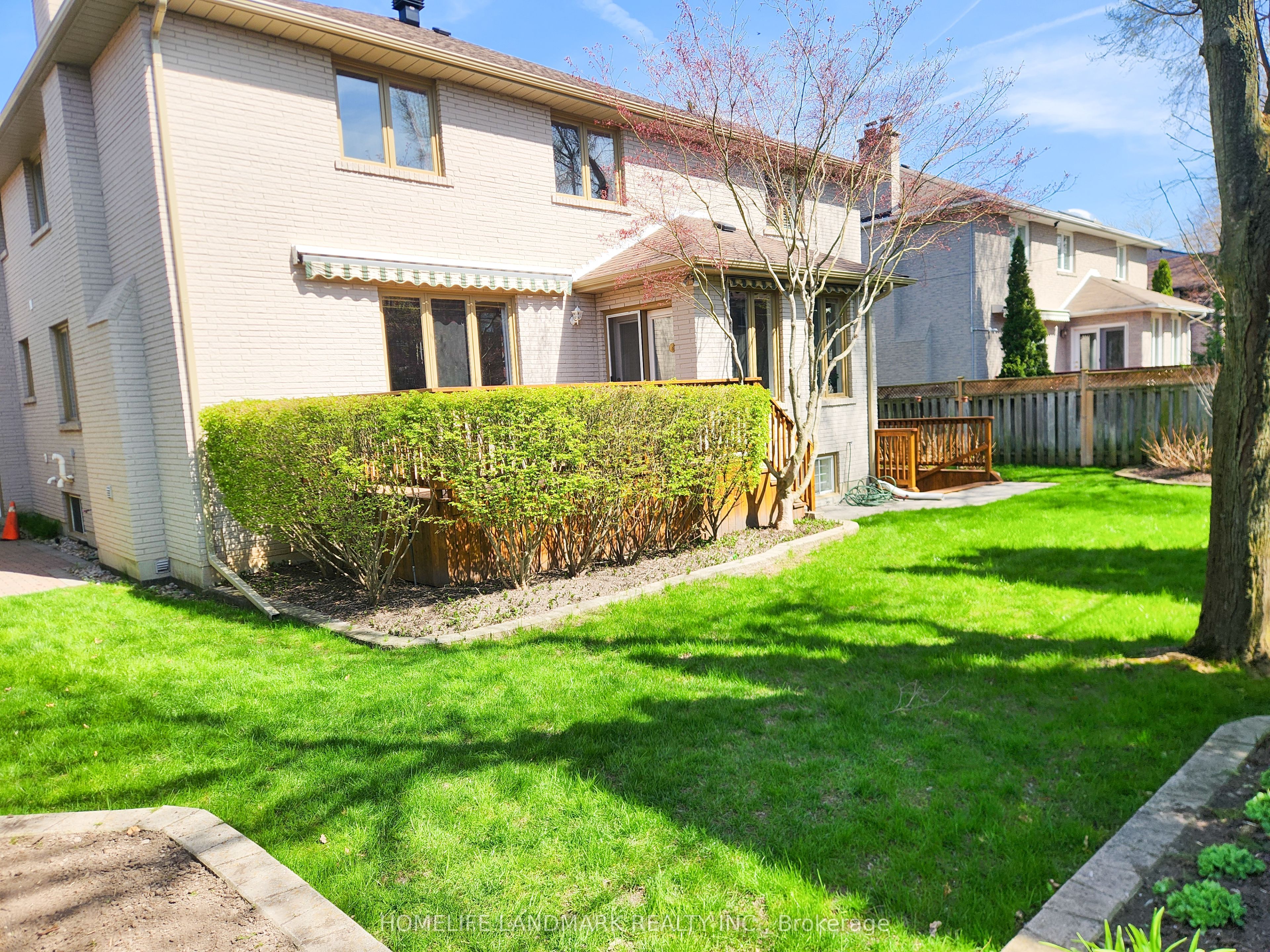16 Lawnview Drive, Toronto, ON M2N 5J8 photo 5