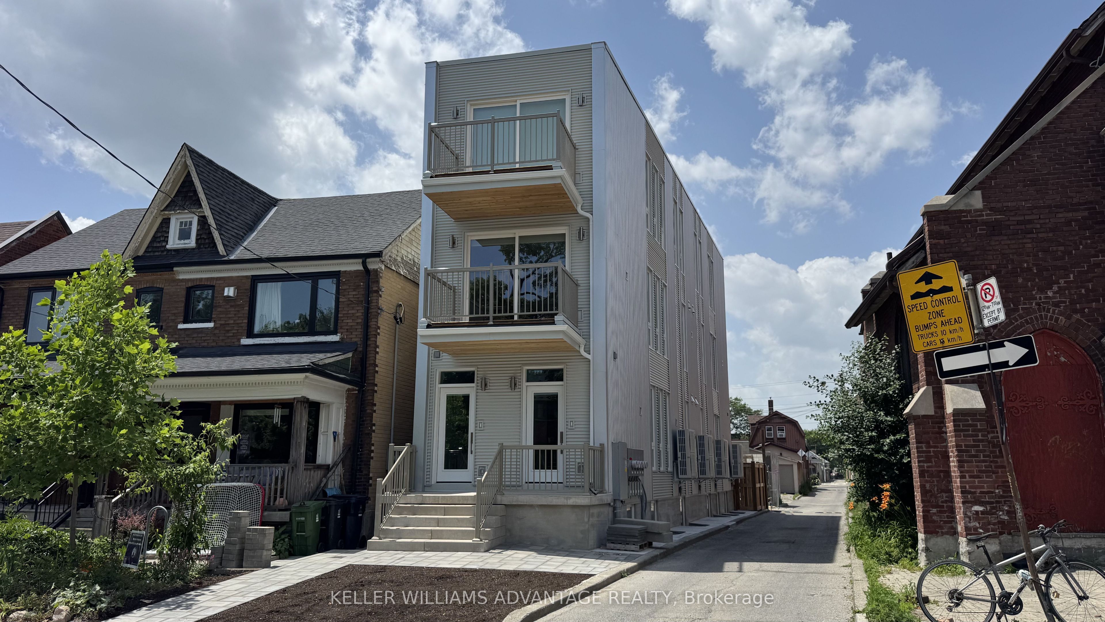 616 Delaware Avenue N Unit D, Toronto, ON M6H 2V2